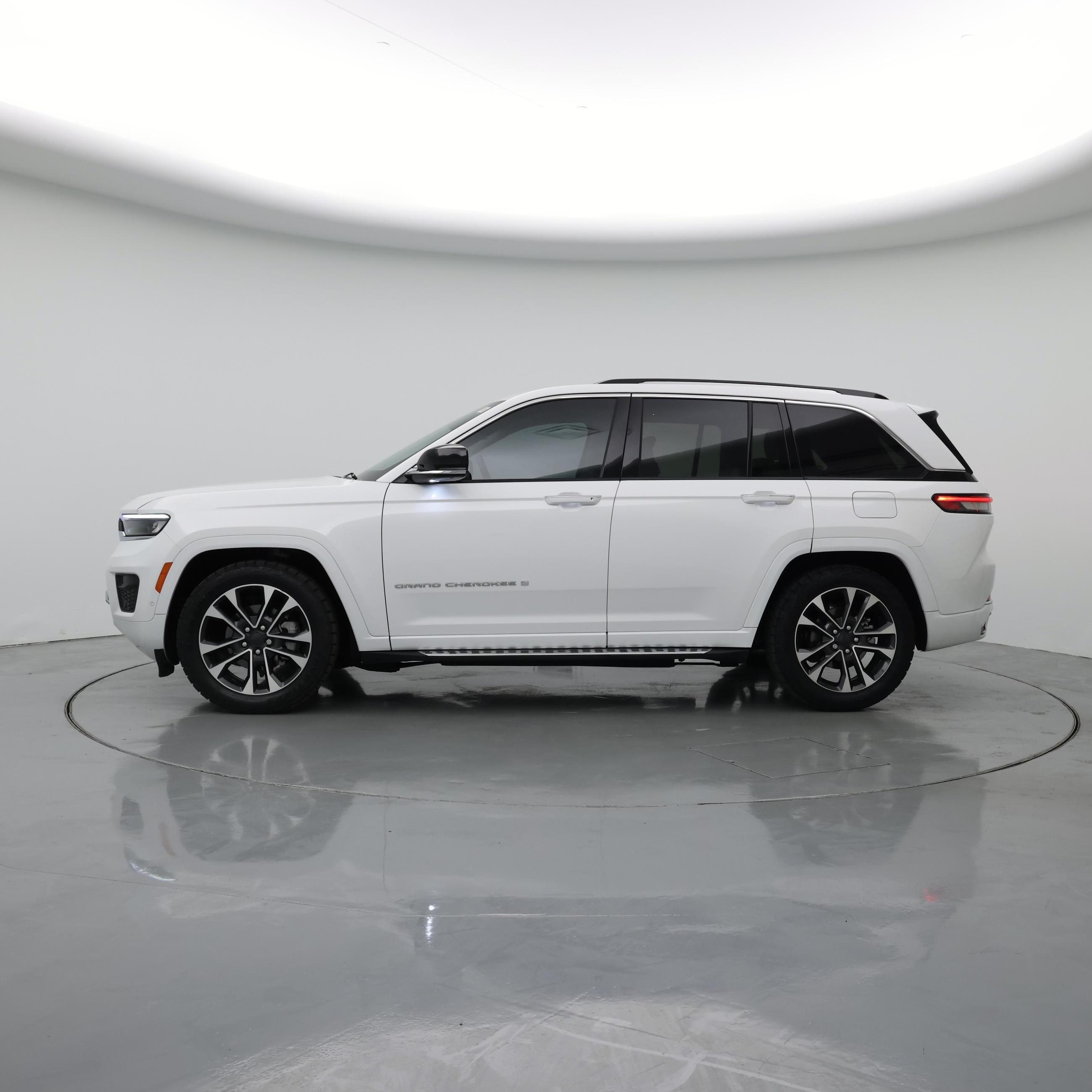 Thumbnail: 2023 Jeep Grand Cherokee - 3