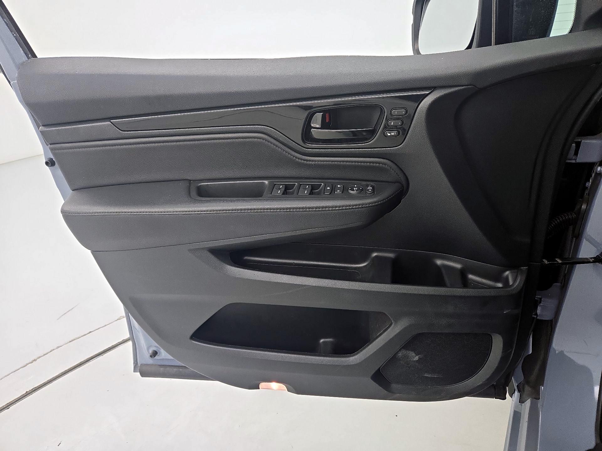 Thumbnail: 2023 Honda Odyssey - 12