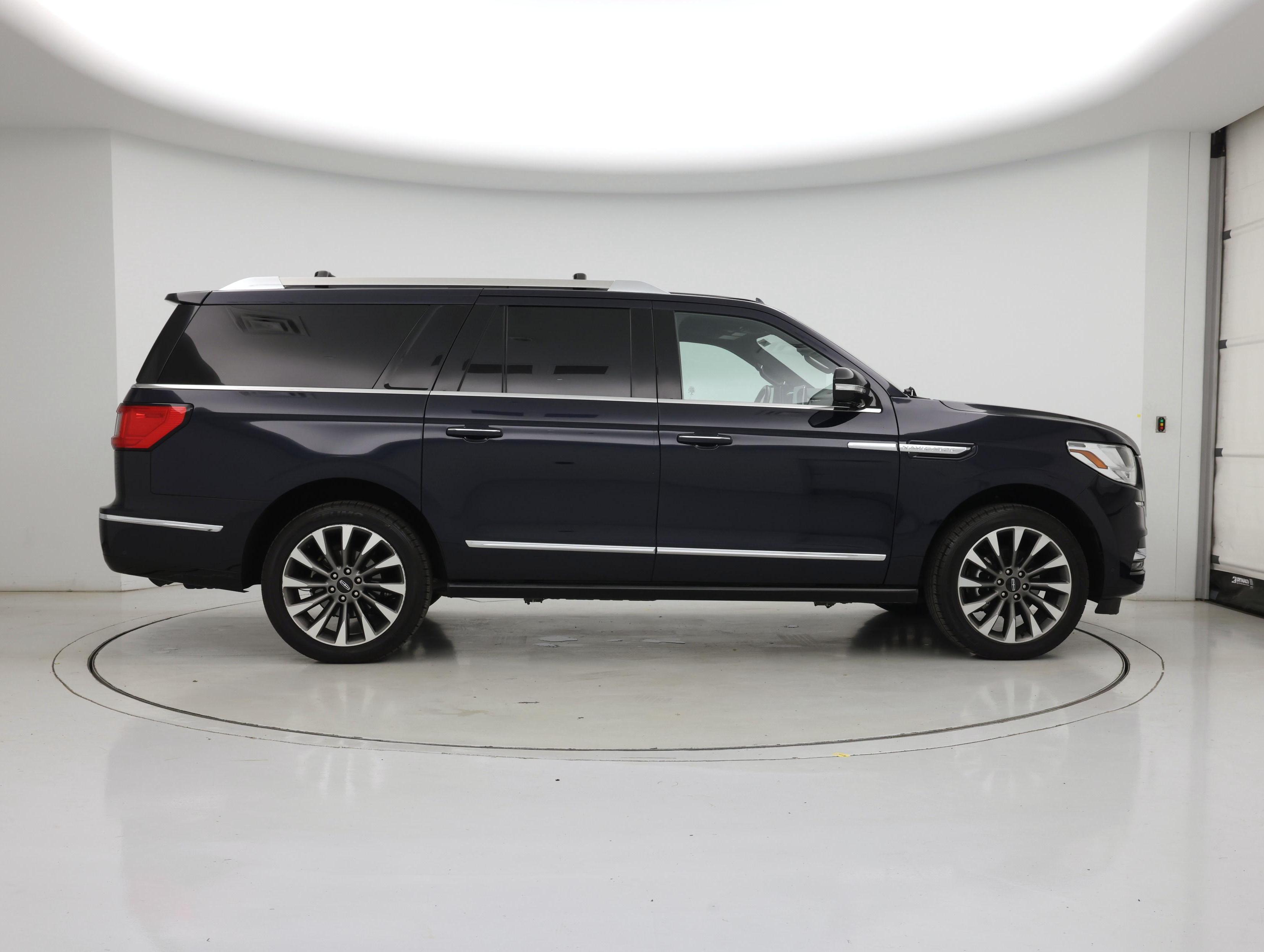 Thumbnail: 2021 Lincoln Navigator L - 7