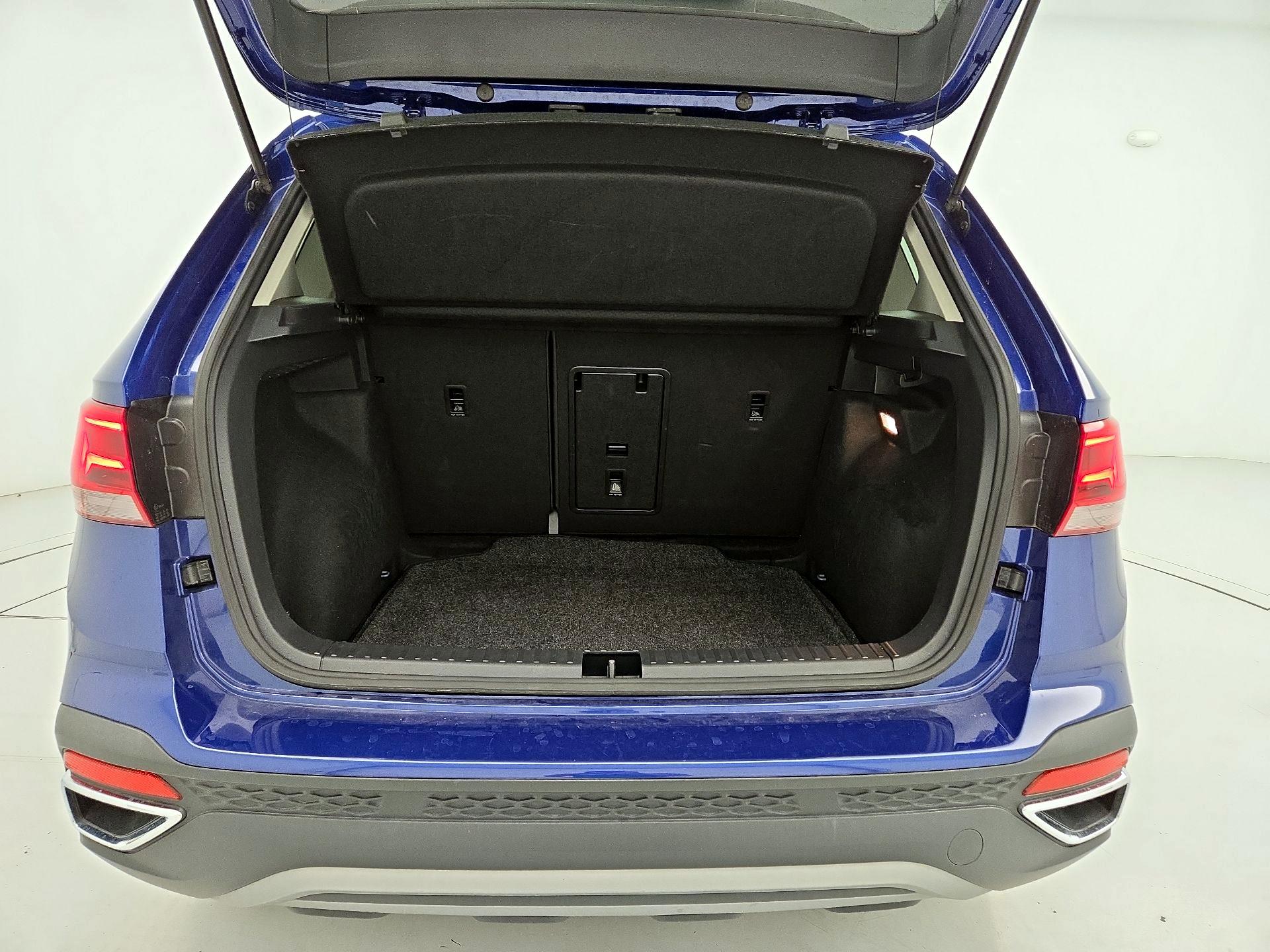 Thumbnail: 2023 Volkswagen Taos - 20