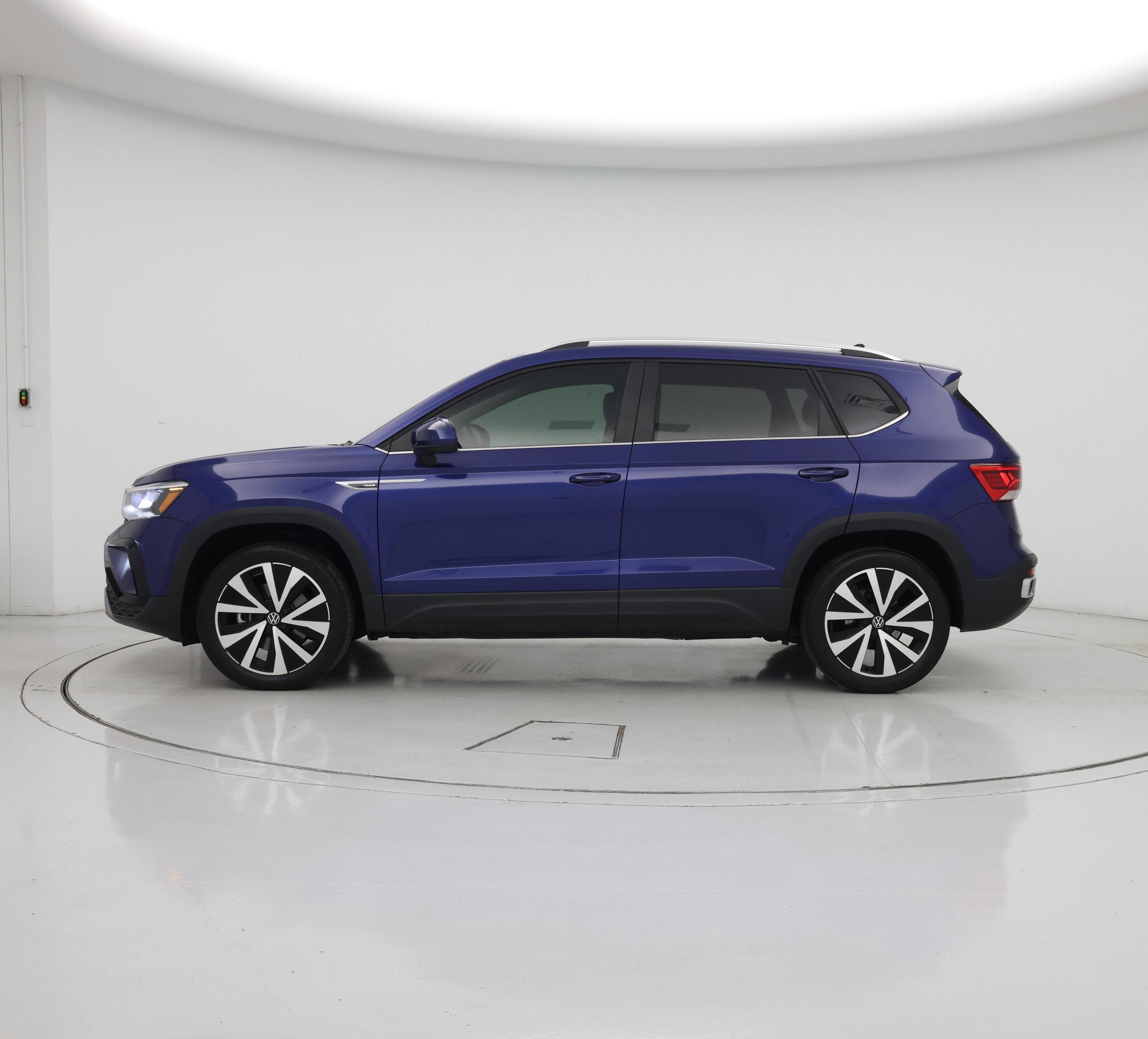 Thumbnail: 2023 Volkswagen Taos - 3