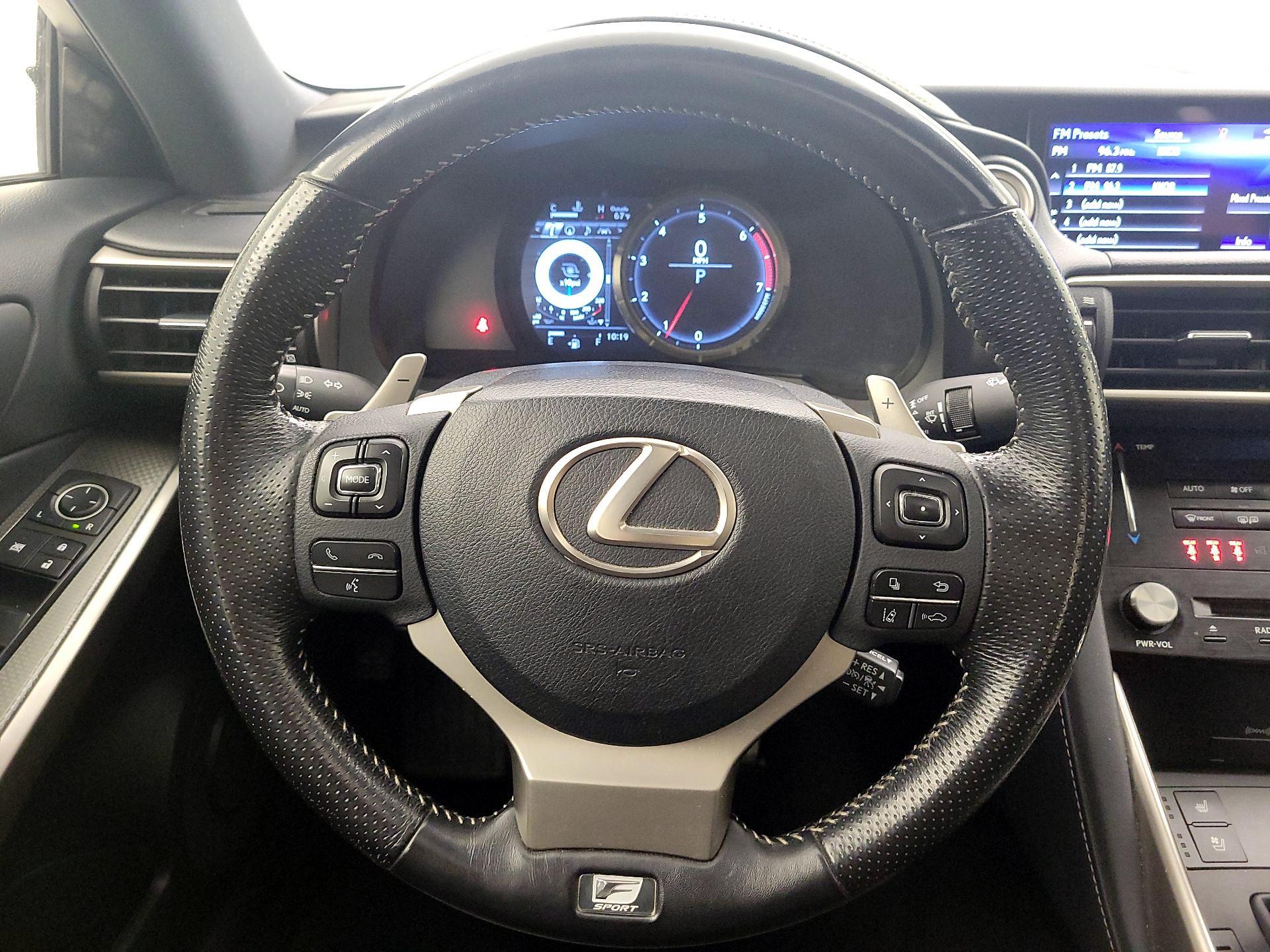 Thumbnail: 2017 Lexus IS - 10