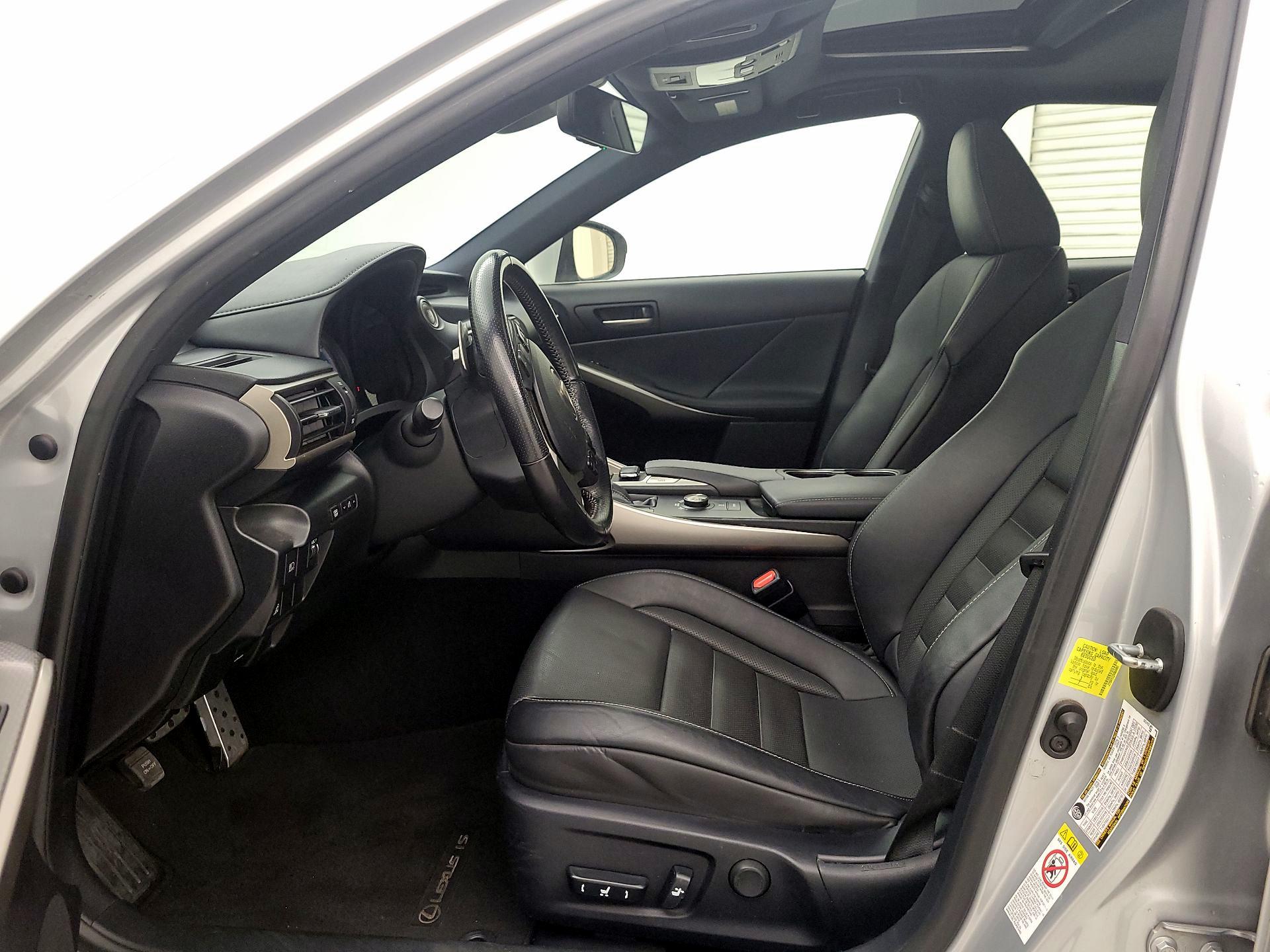 Thumbnail: 2017 Lexus IS - 11