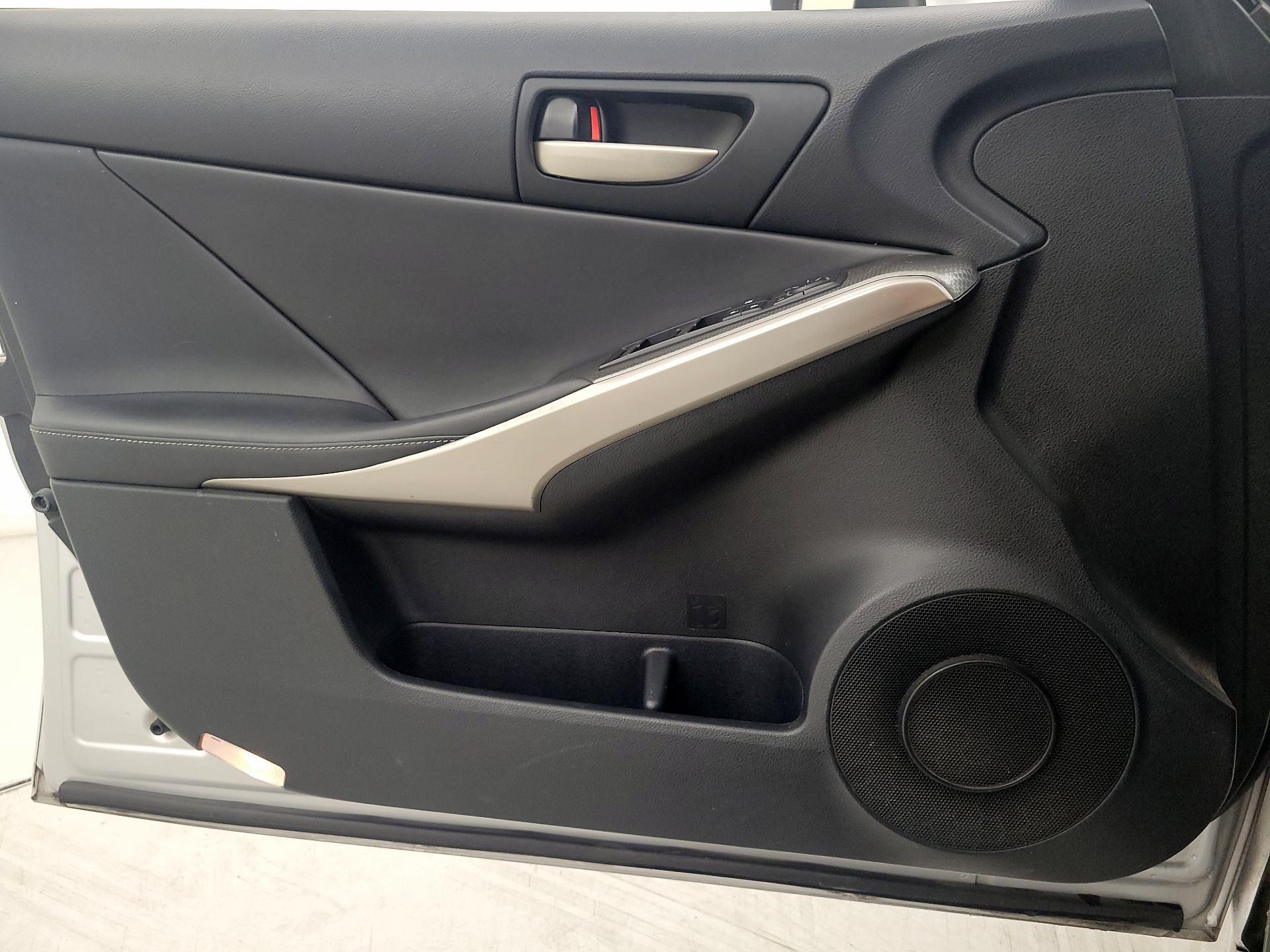 Thumbnail: 2017 Lexus IS - 12