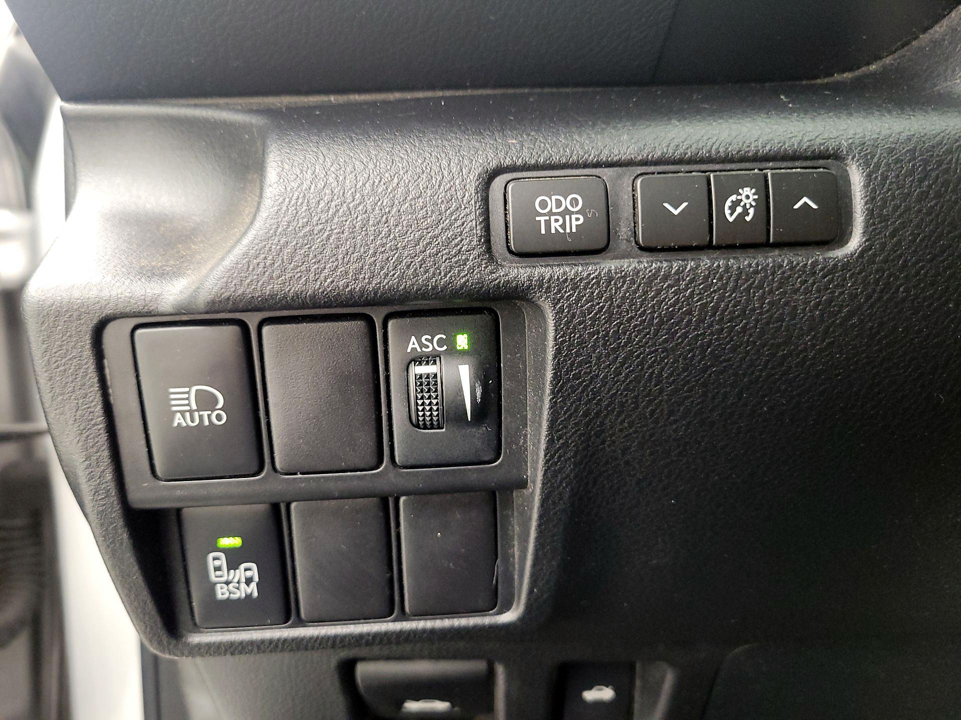 Thumbnail: 2017 Lexus IS - 13