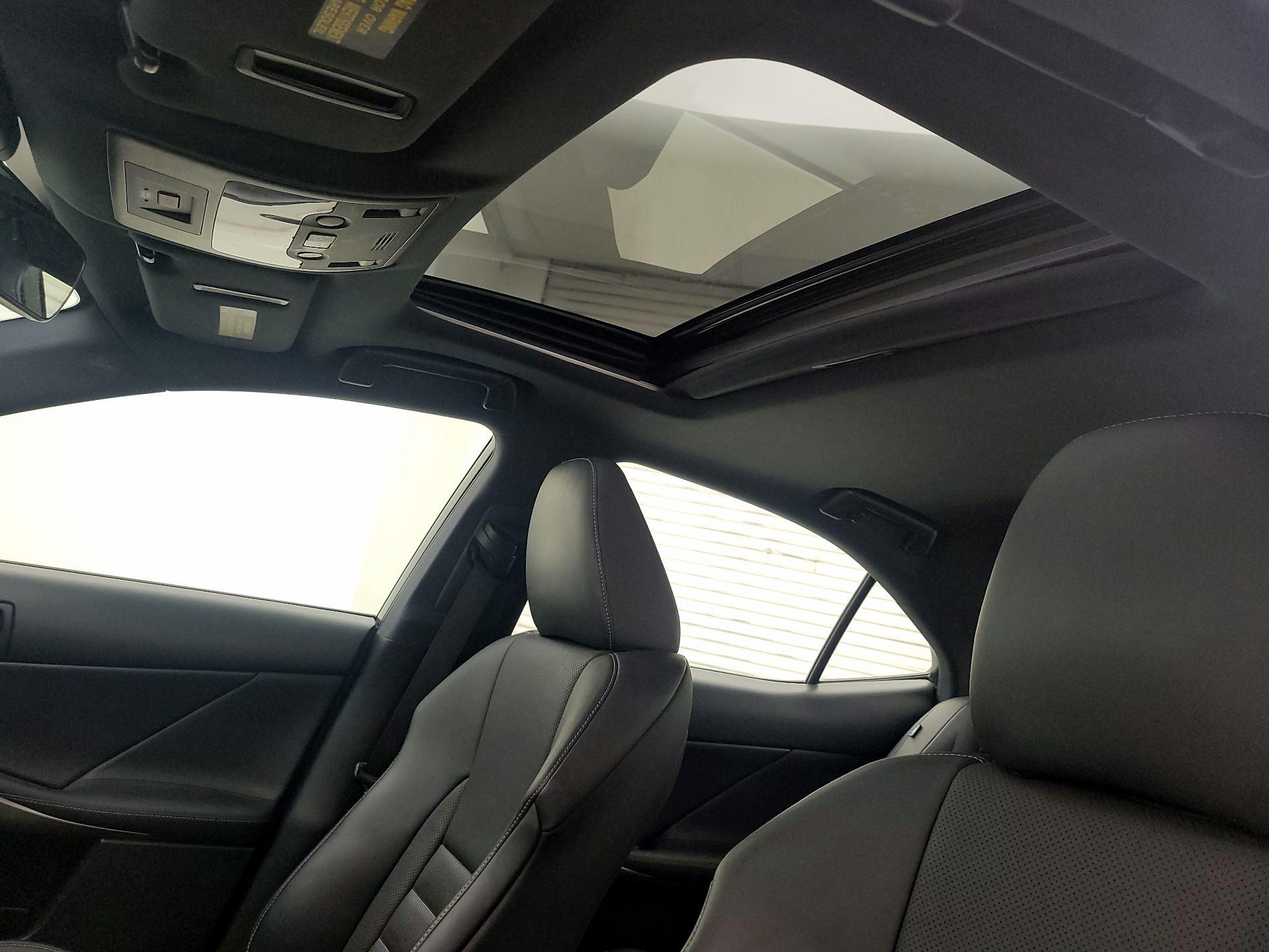 Thumbnail: 2017 Lexus IS - 19