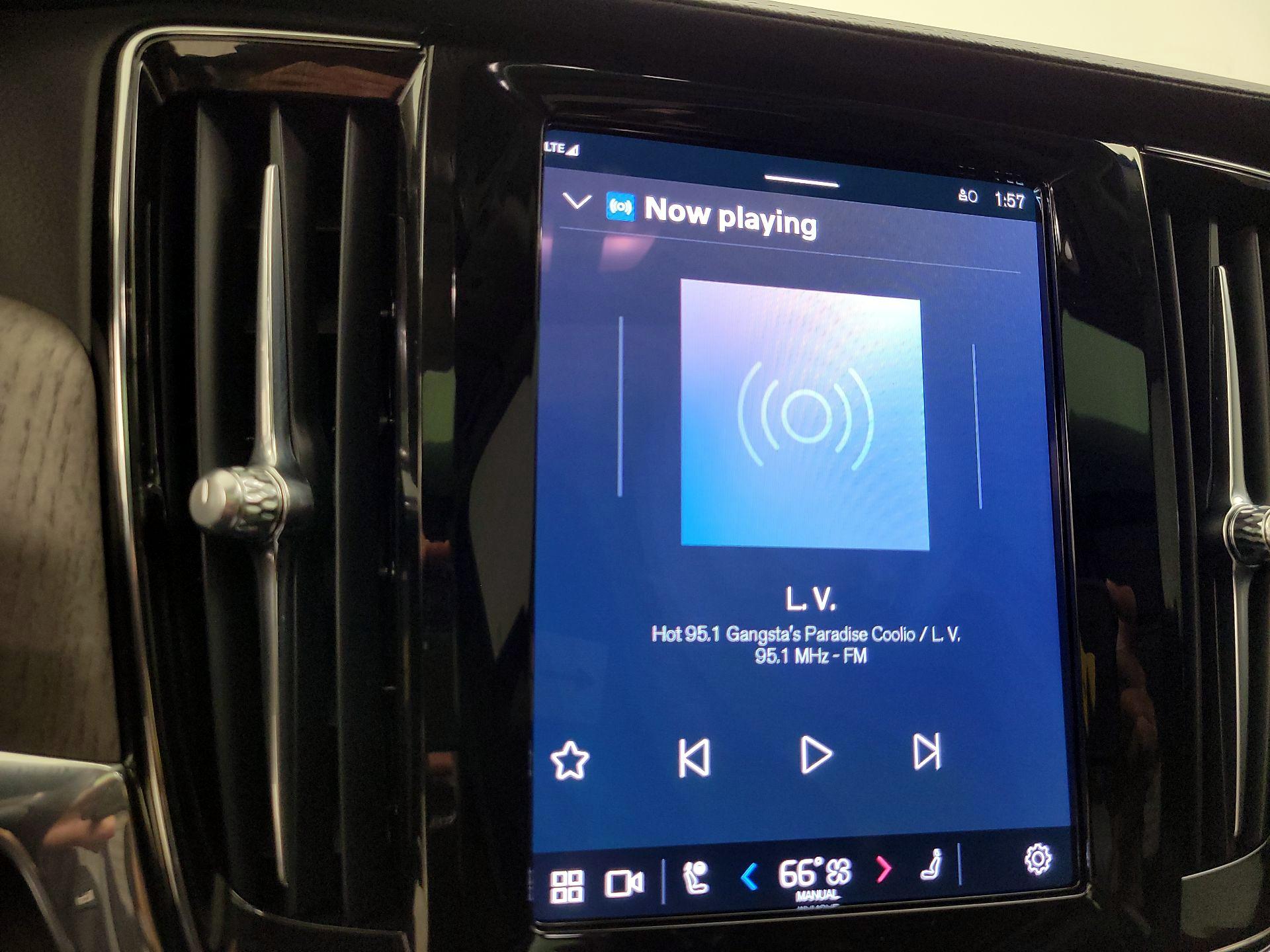 Thumbnail: 2023 Volvo S90 - 15