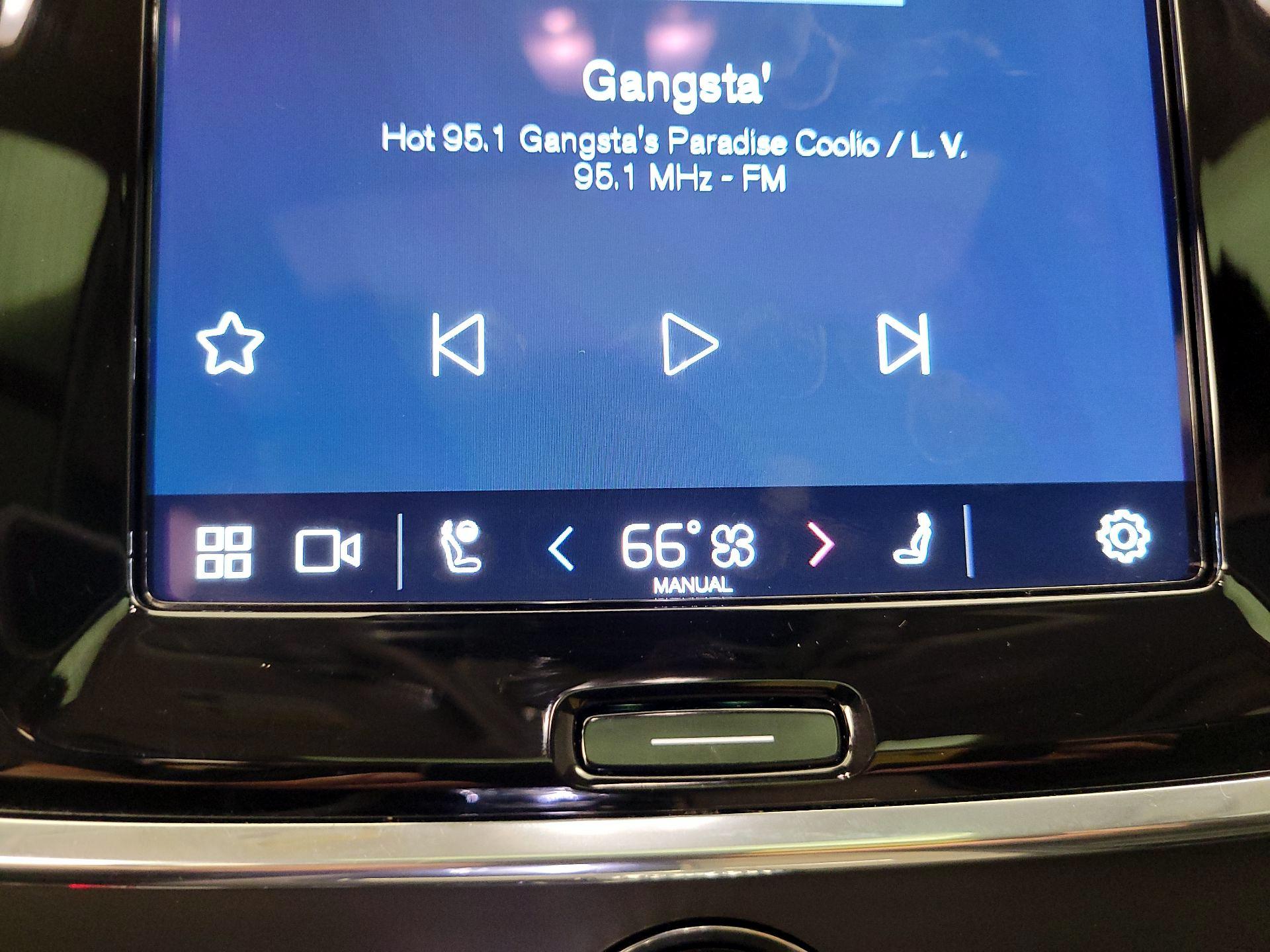 Thumbnail: 2023 Volvo S90 - 16