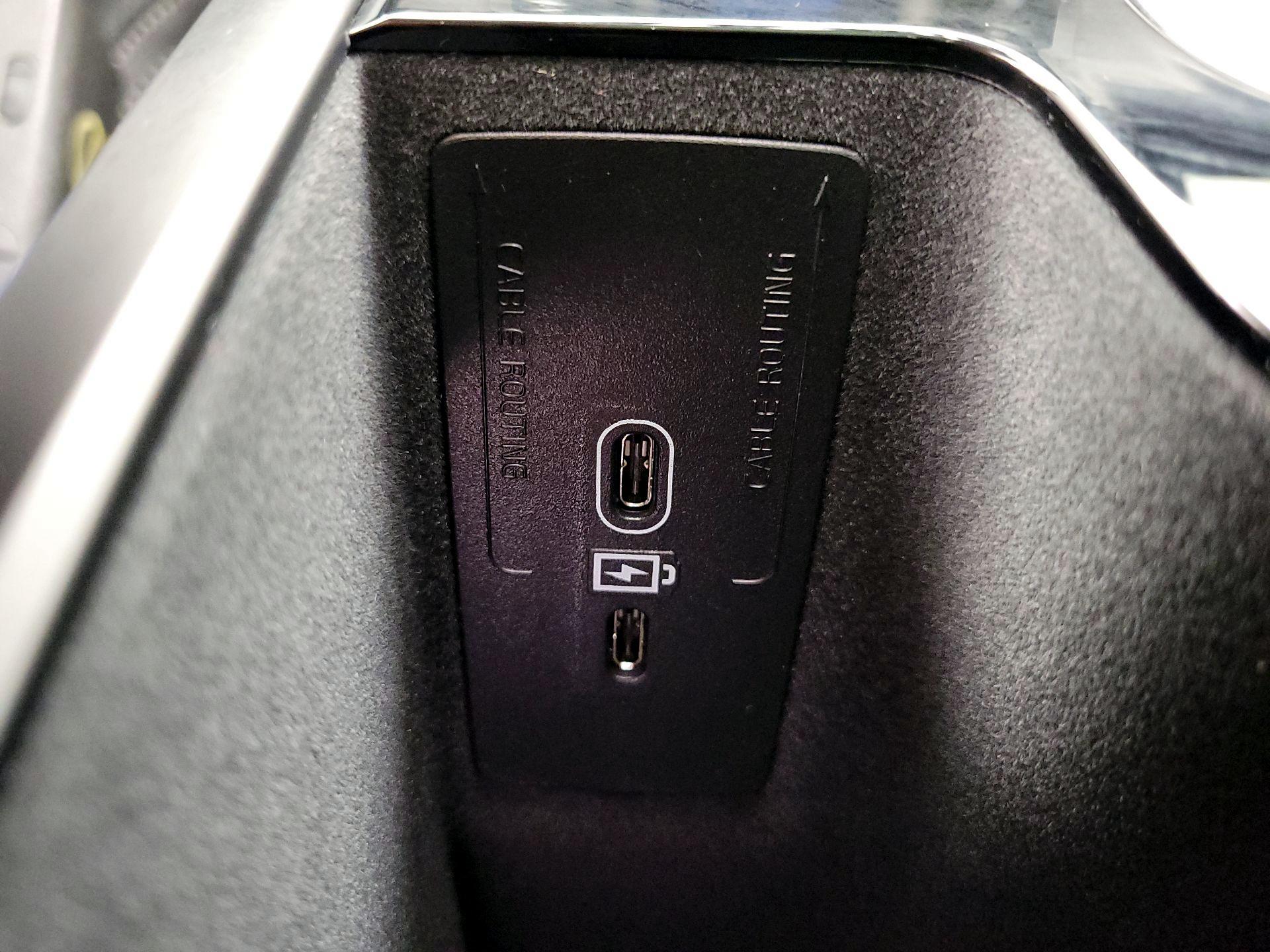 Thumbnail: 2023 Volvo S90 - 18