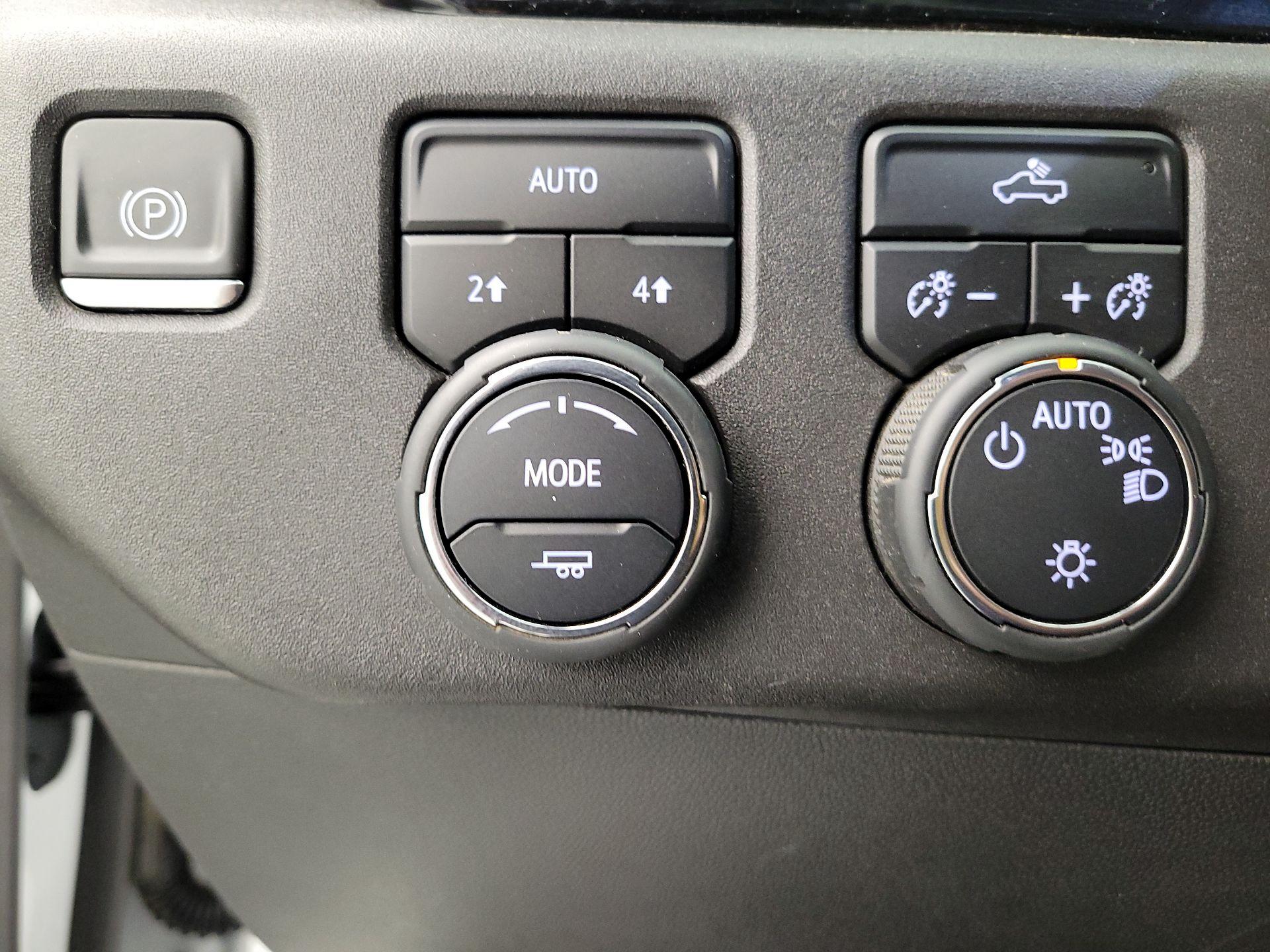 Thumbnail: 2023 Chevrolet Silverado 1500 - 13