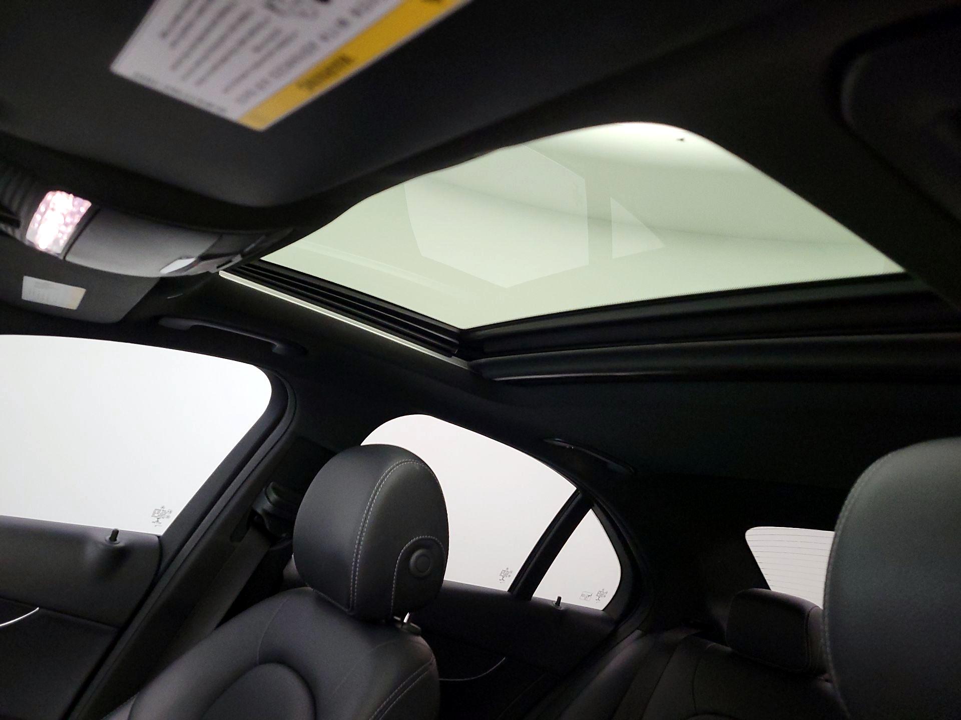 Thumbnail: 2021 Mercedes-Benz C-Class - 19