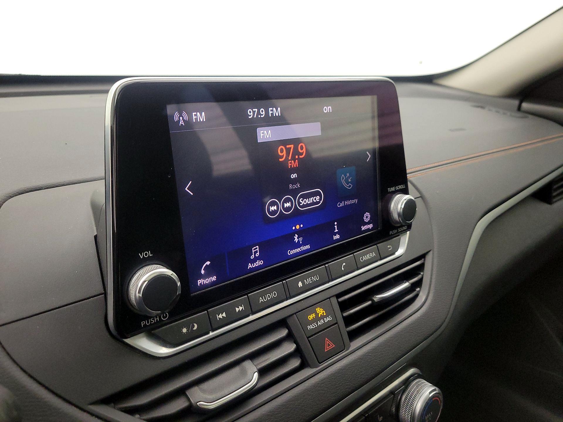 Thumbnail: 2019 Nissan Altima - 15