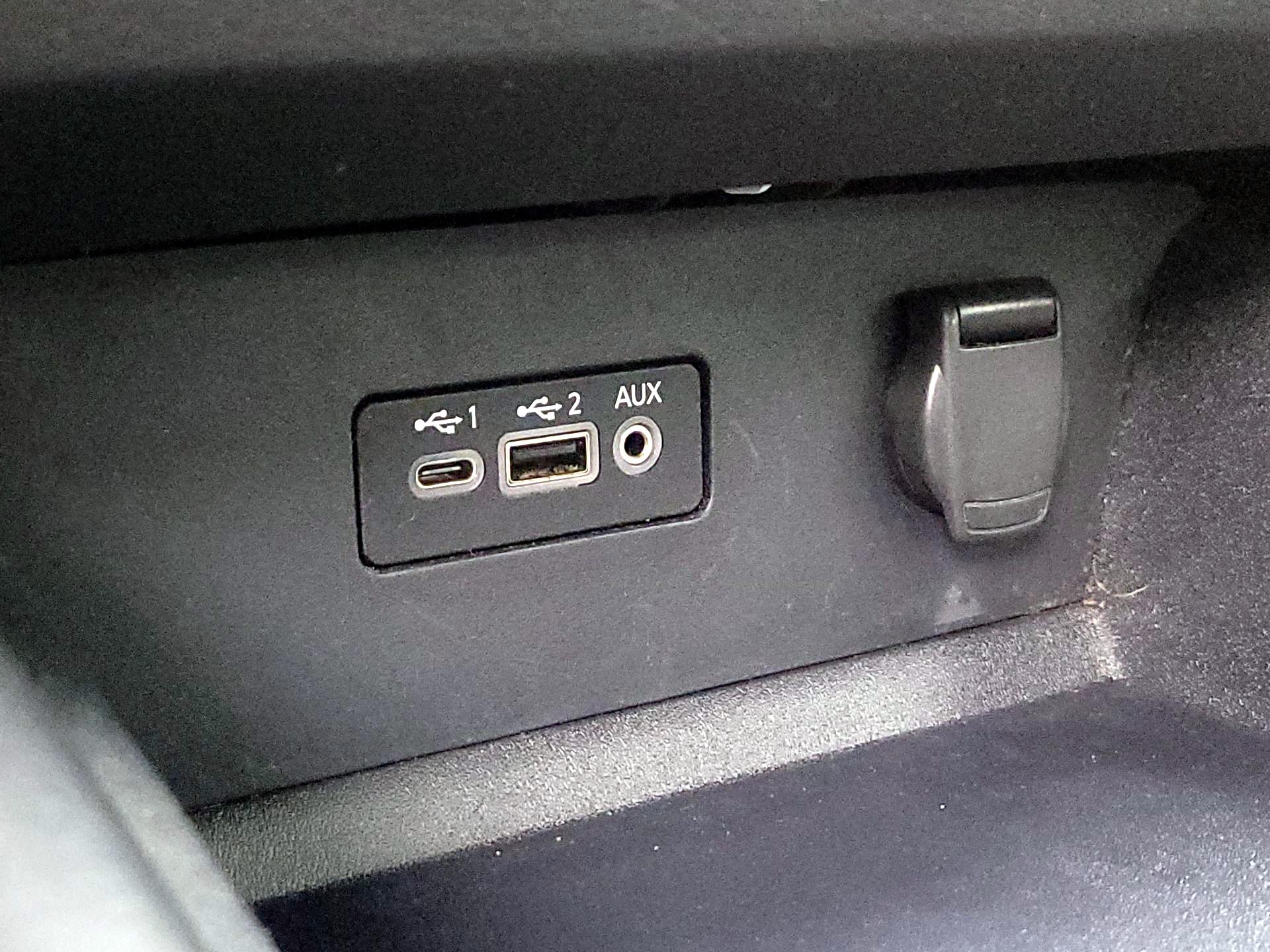 Thumbnail: 2019 Nissan Altima - 18