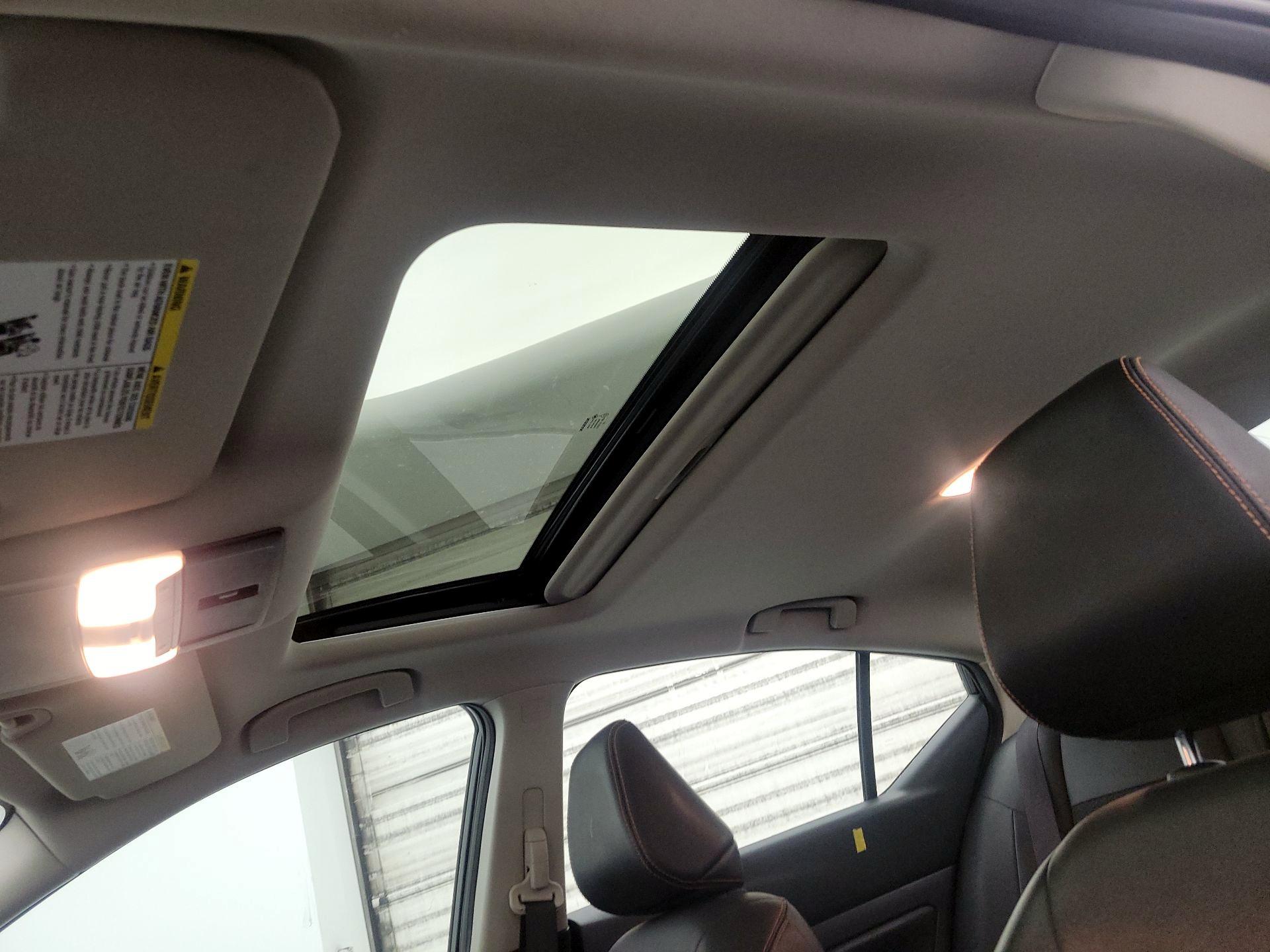 Thumbnail: 2019 Nissan Altima - 19