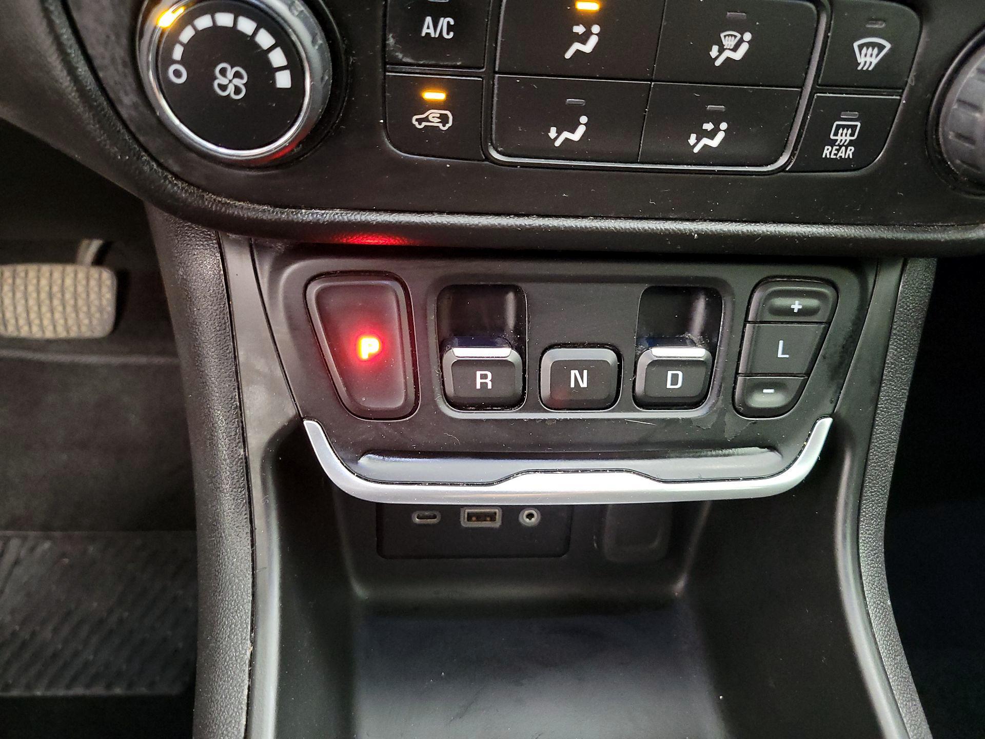 Thumbnail: 2019 GMC Terrain - 17