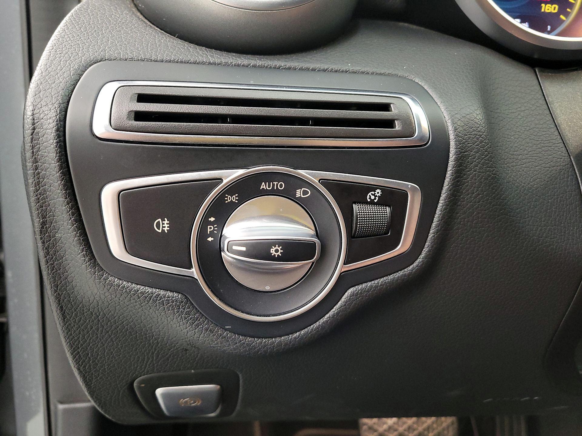 Thumbnail: 2020 Mercedes-Benz C-Class - 11