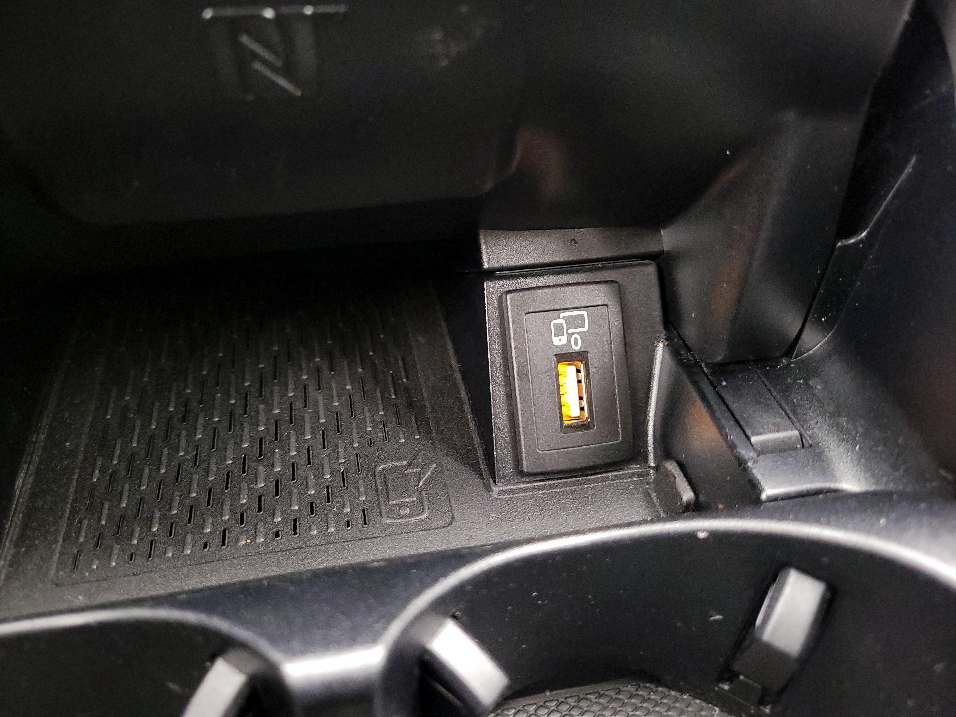 Thumbnail: 2020 Mercedes-Benz C-Class - 16