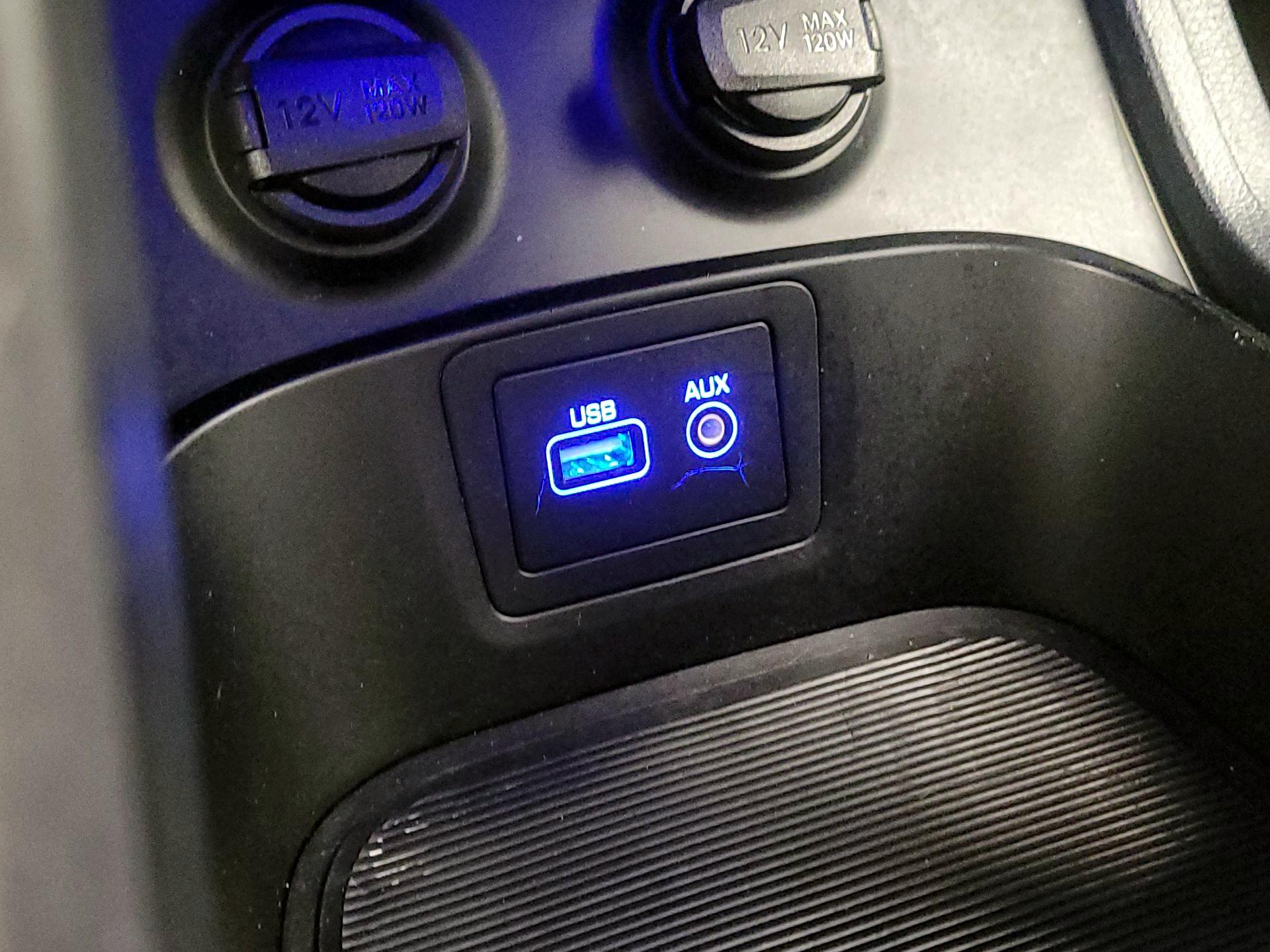 Thumbnail: 2017 Hyundai Santa Fe - 18