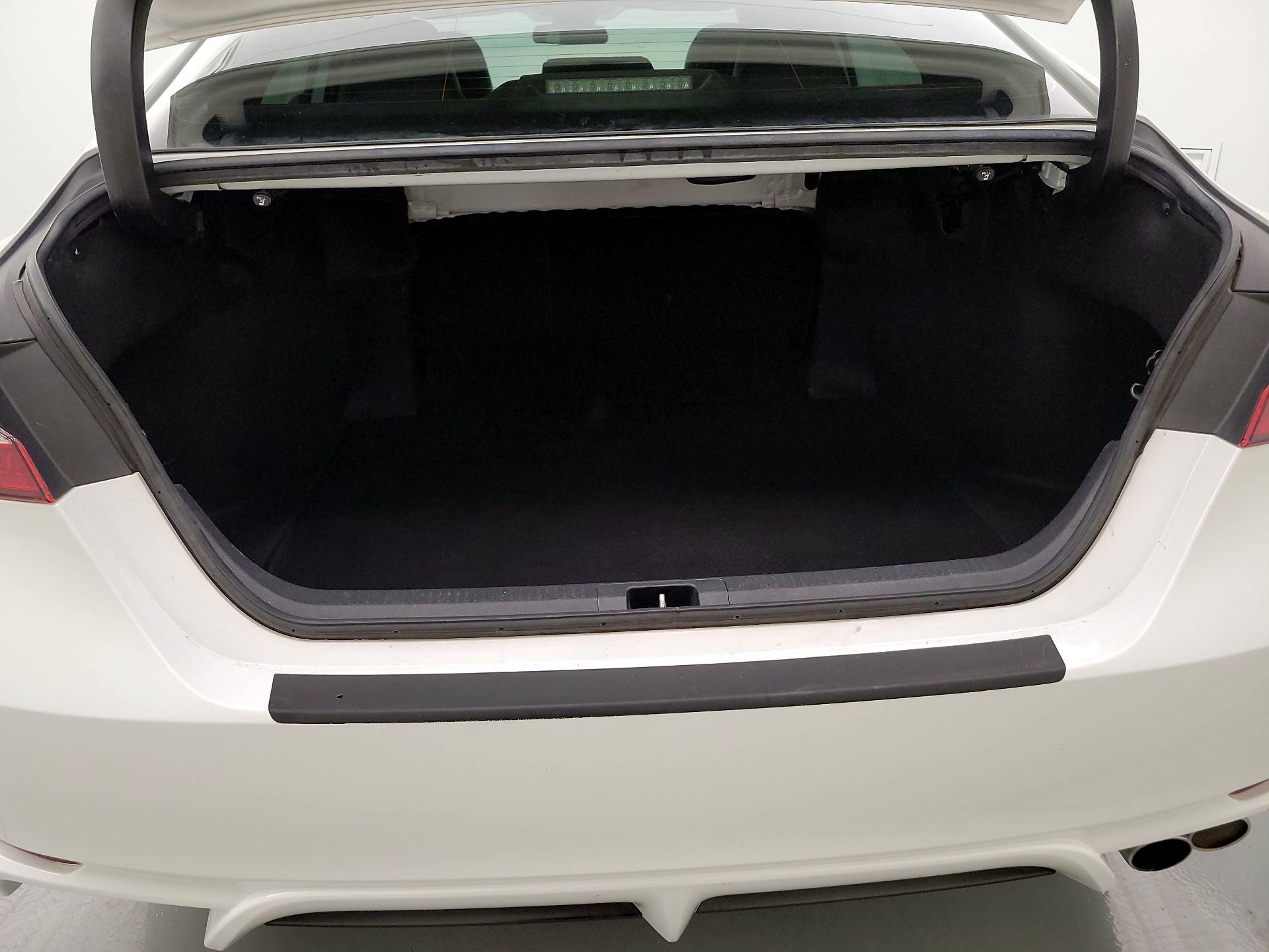 Thumbnail: 2020 Toyota Camry - 18