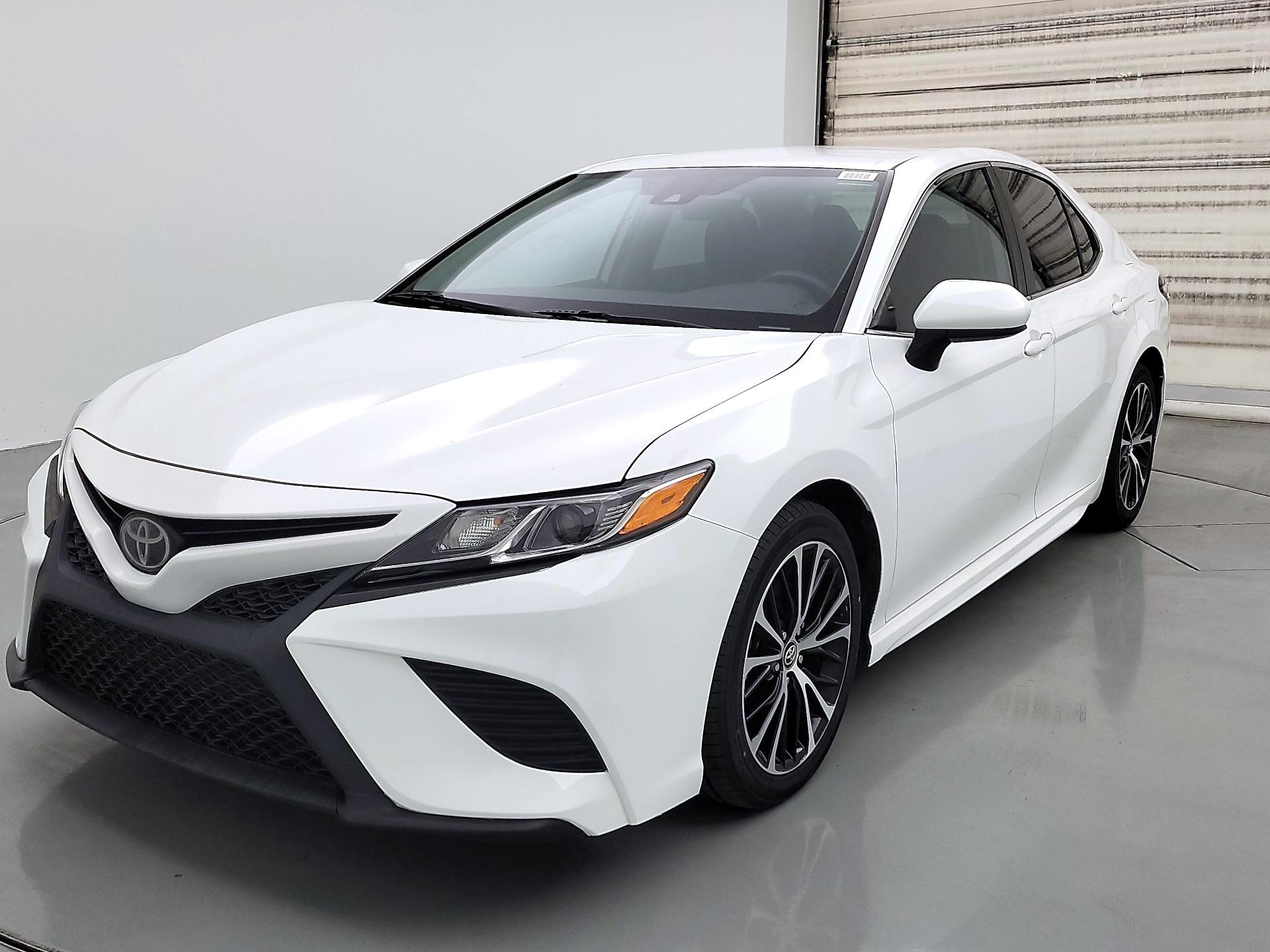 Thumbnail: 2020 Toyota Camry - 3
