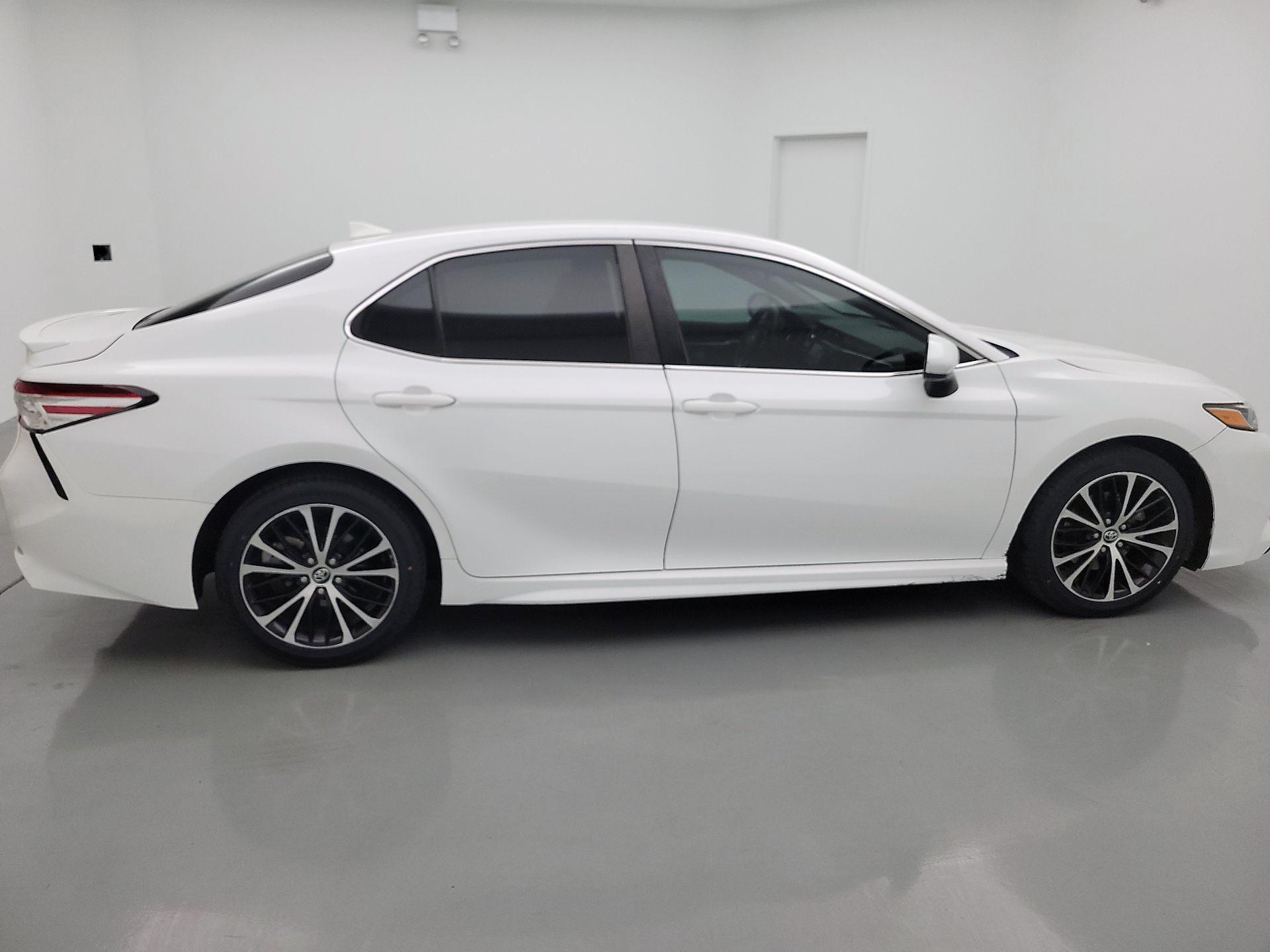 Thumbnail: 2020 Toyota Camry - 4