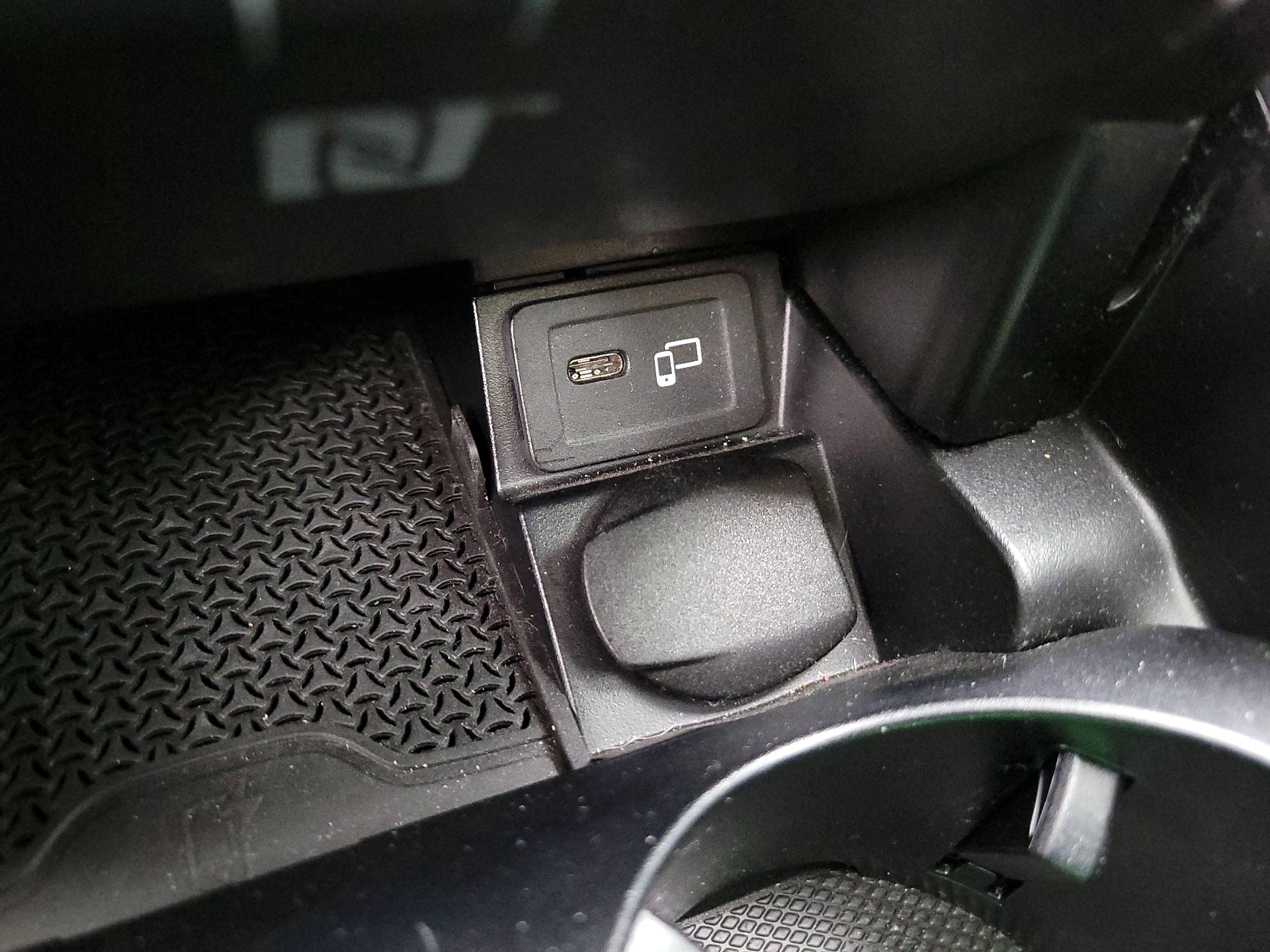 Thumbnail: 2022 Mercedes-Benz E-Class - 19