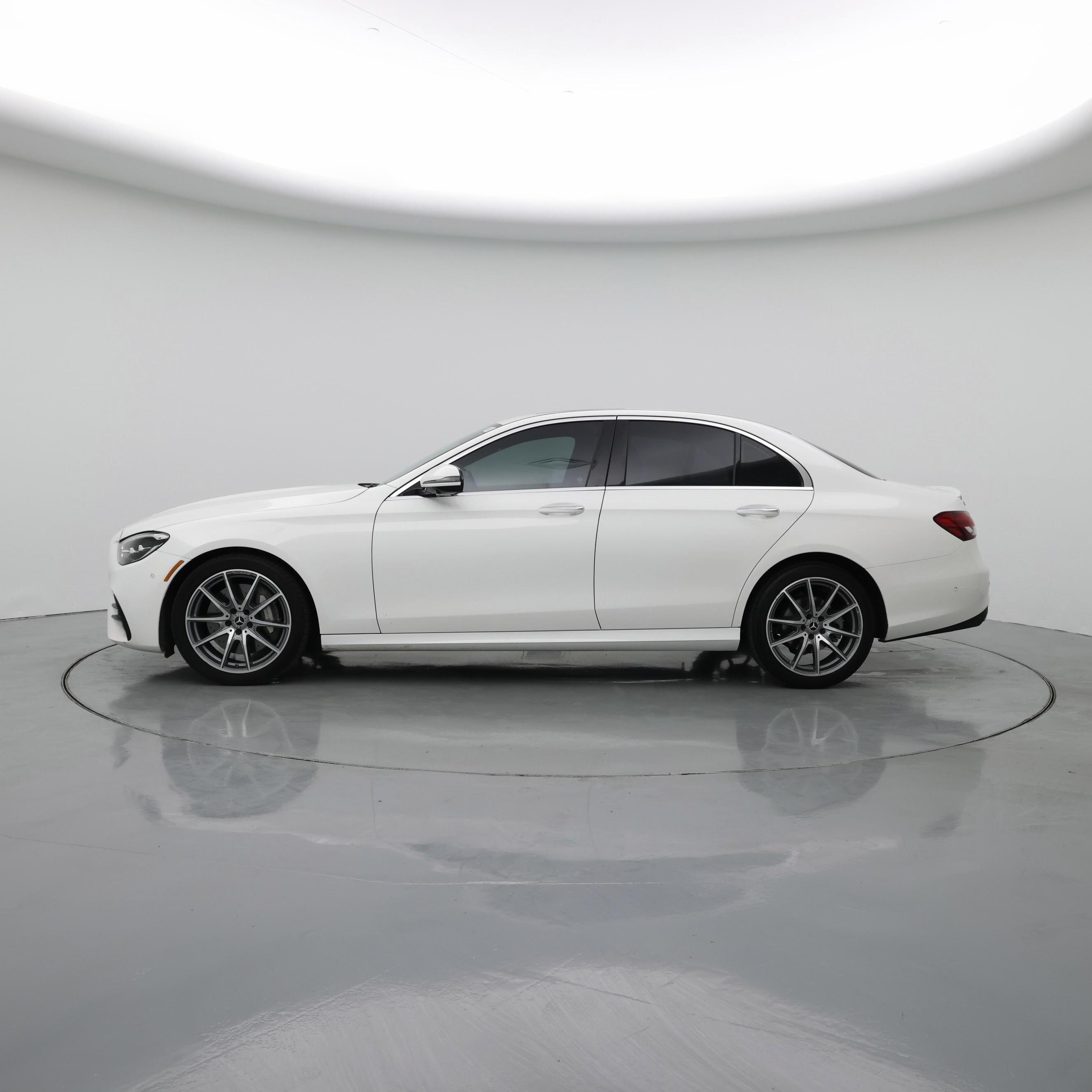 Thumbnail: 2022 Mercedes-Benz E-Class - 3