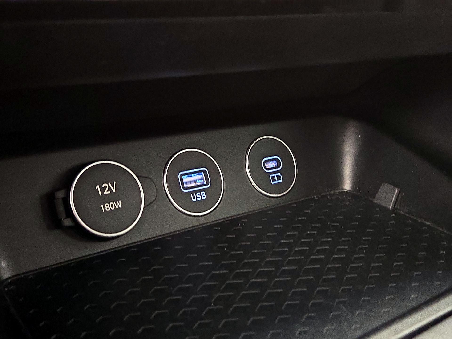 Thumbnail: 2025 Genesis G70 - 19