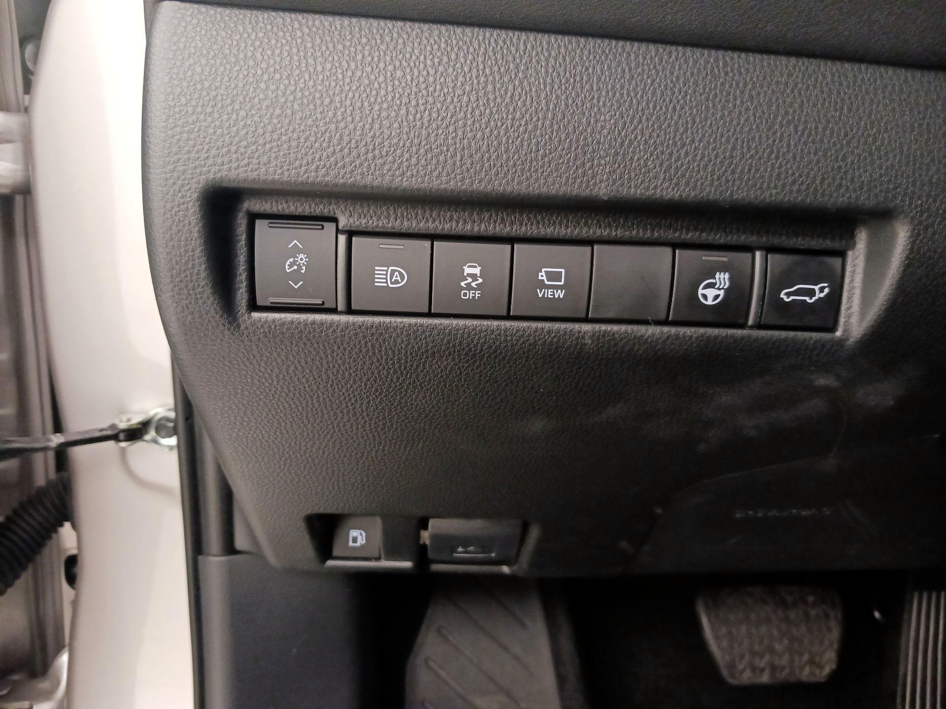 Thumbnail: 2024 Toyota Venza - 13