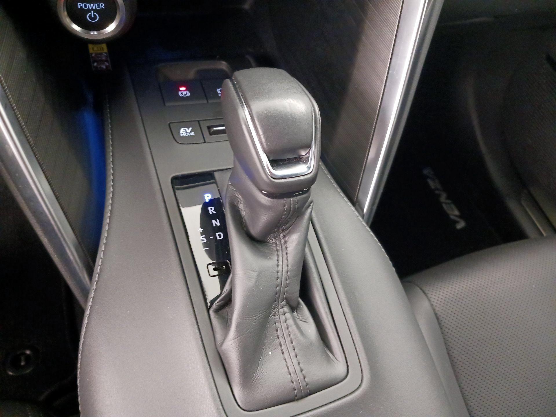 Thumbnail: 2024 Toyota Venza - 17