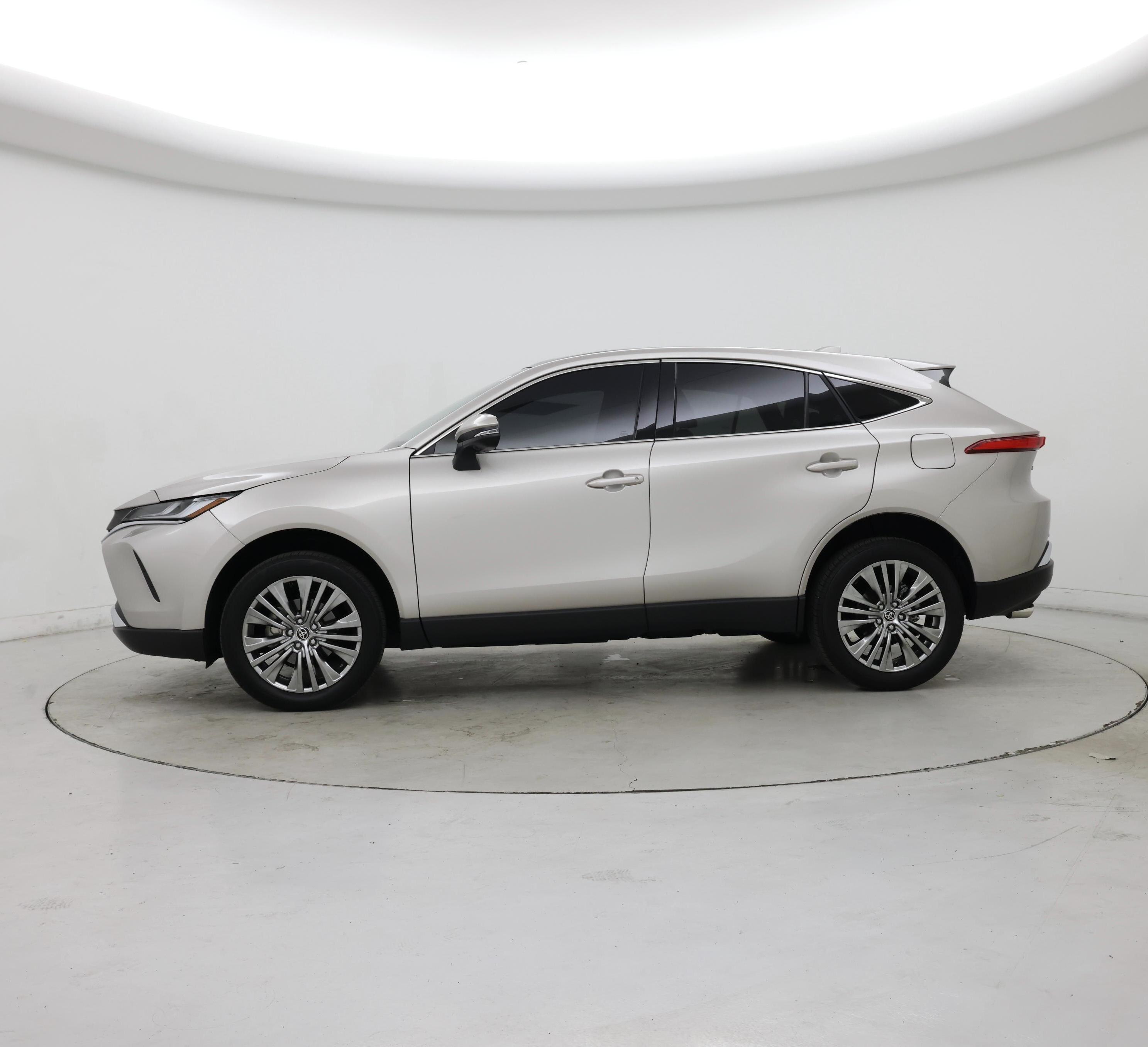 Thumbnail: 2024 Toyota Venza - 3