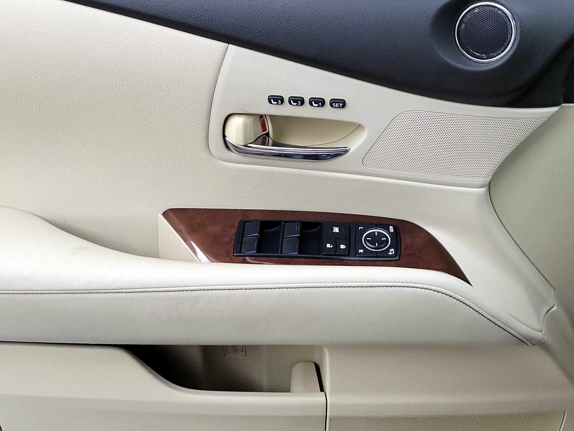 Thumbnail: 2015 Lexus RX - 12