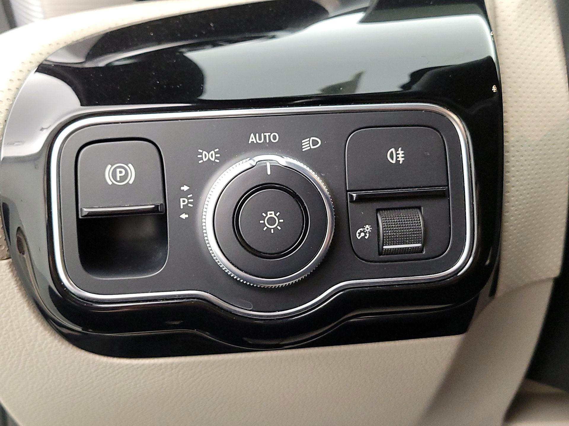 Thumbnail: 2020 Mercedes-Benz A-Class - 13