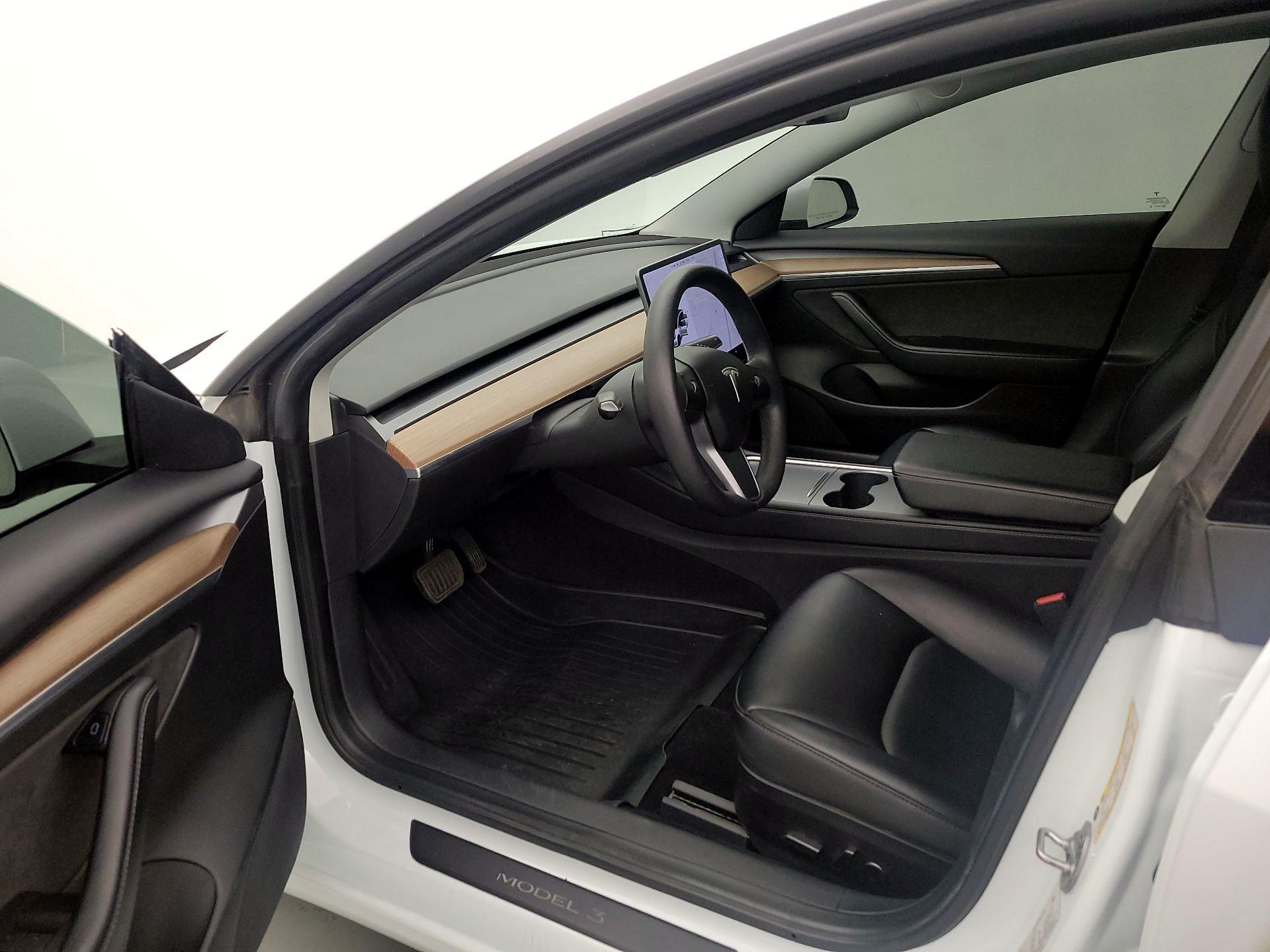 Thumbnail: 2022 Tesla Model 3 - 11