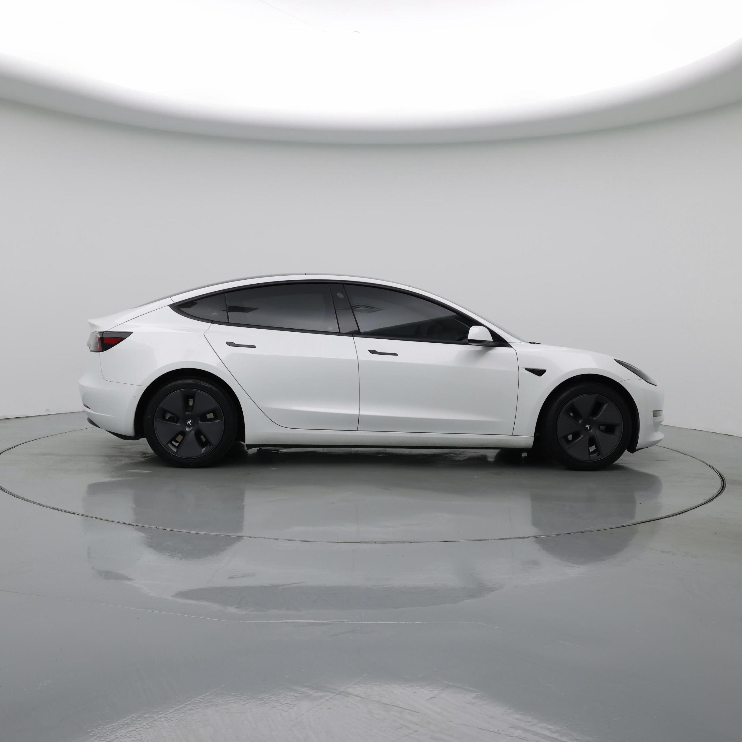 Thumbnail: 2022 Tesla Model 3 - 7