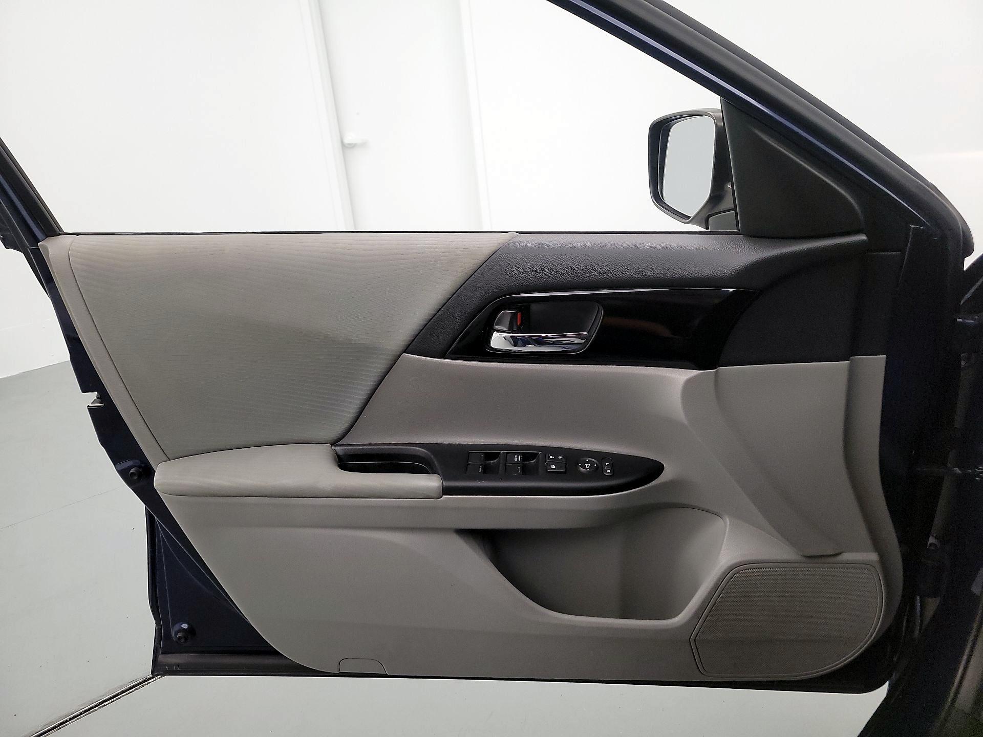 Thumbnail: 2017 Honda Accord - 12