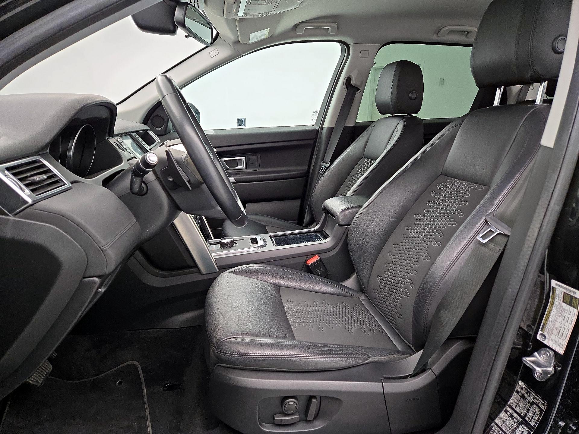 Thumbnail: 2019 Land Rover Discovery Sport - 11