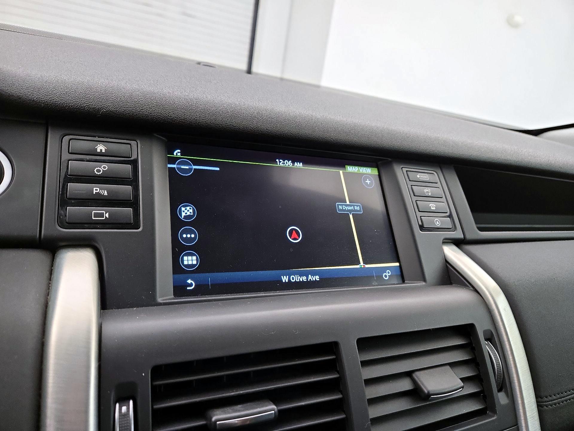 Thumbnail: 2019 Land Rover Discovery Sport - 14