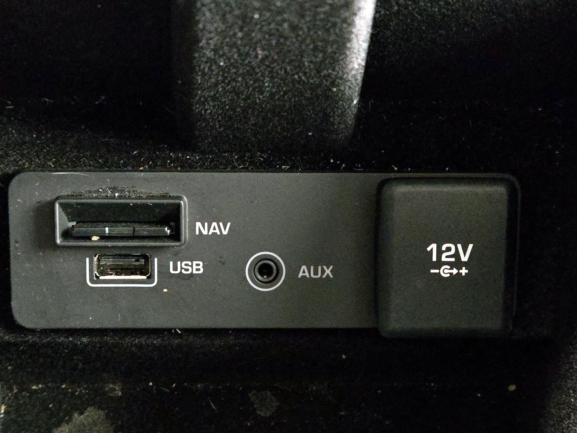 Thumbnail: 2019 Land Rover Discovery Sport - 19