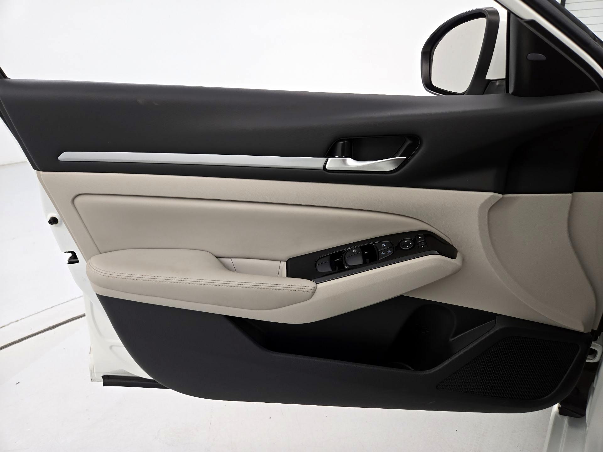 Thumbnail: 2023 Nissan Altima - 12