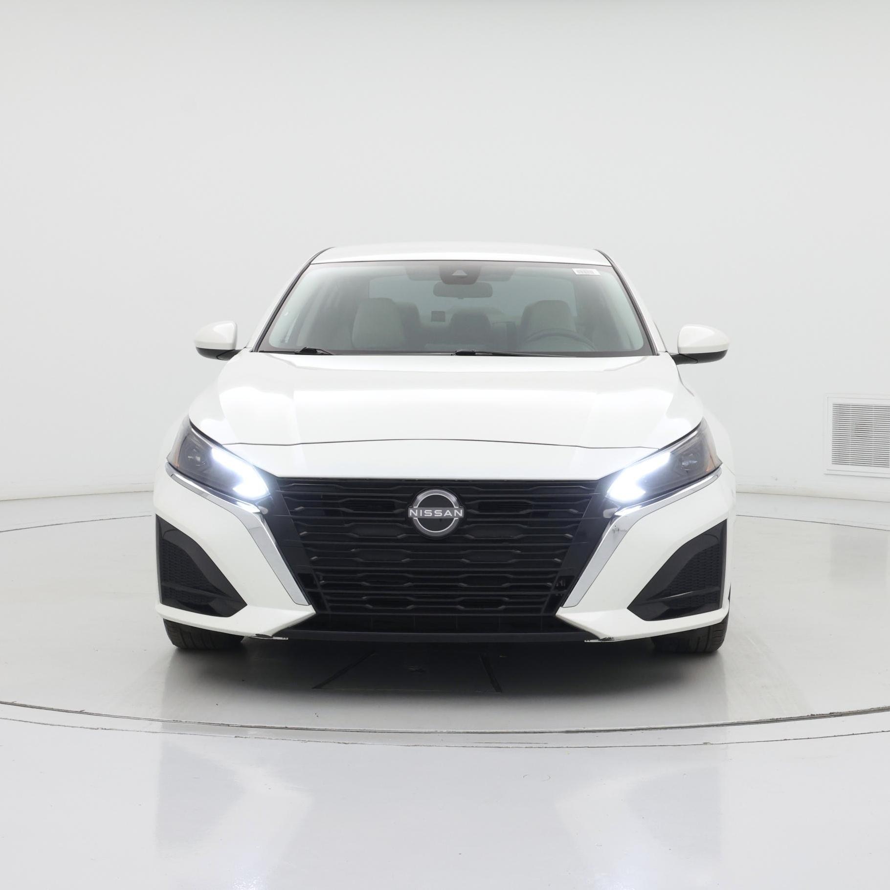 Thumbnail: 2023 Nissan Altima - 5