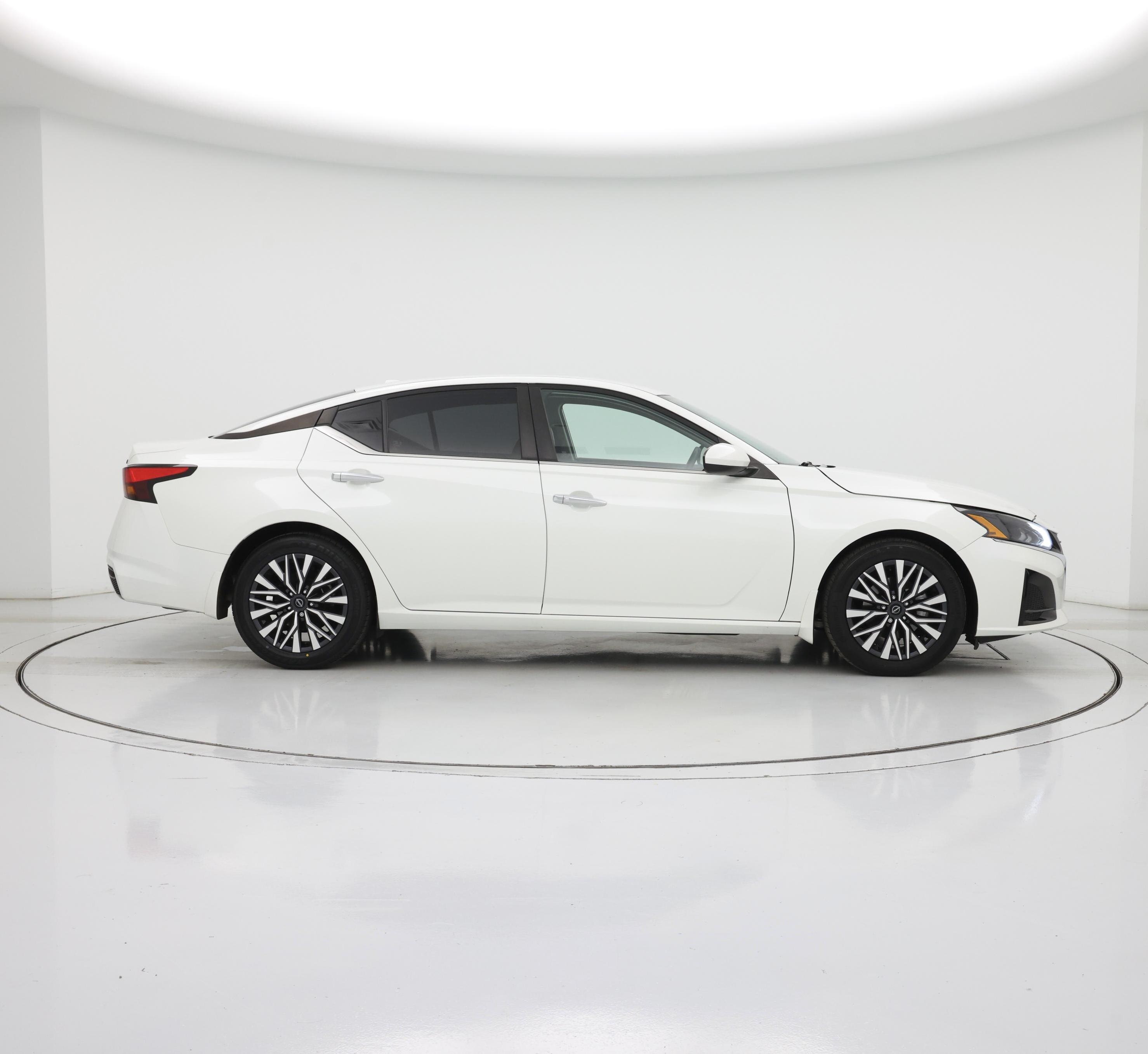 Thumbnail: 2023 Nissan Altima - 7