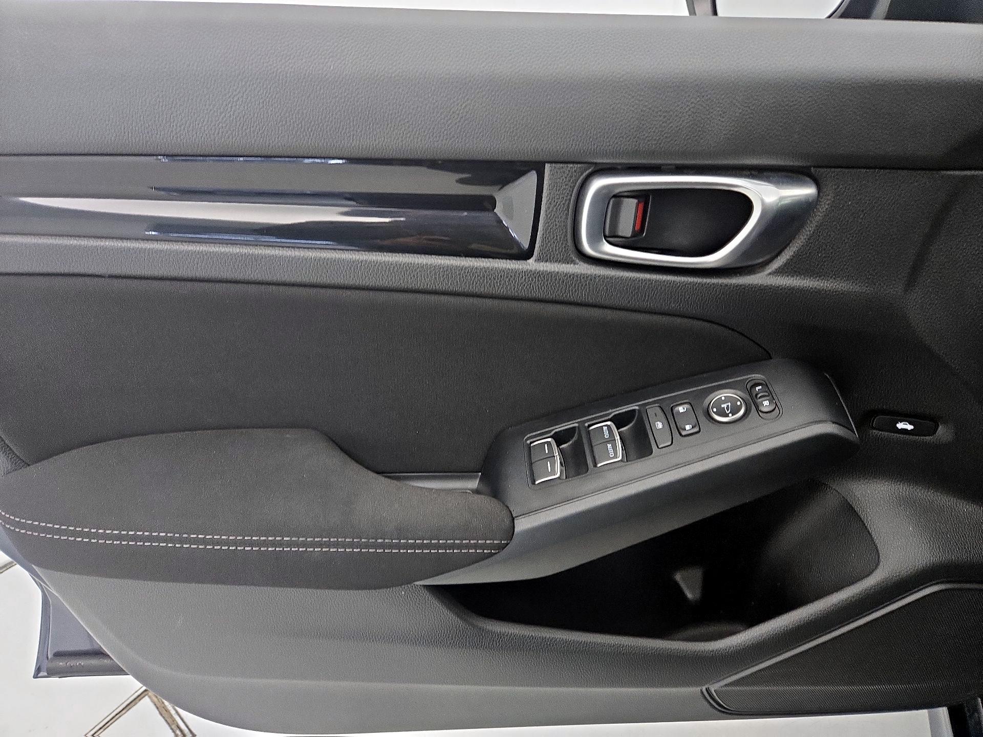 Thumbnail: 2023 Honda Civic - 12