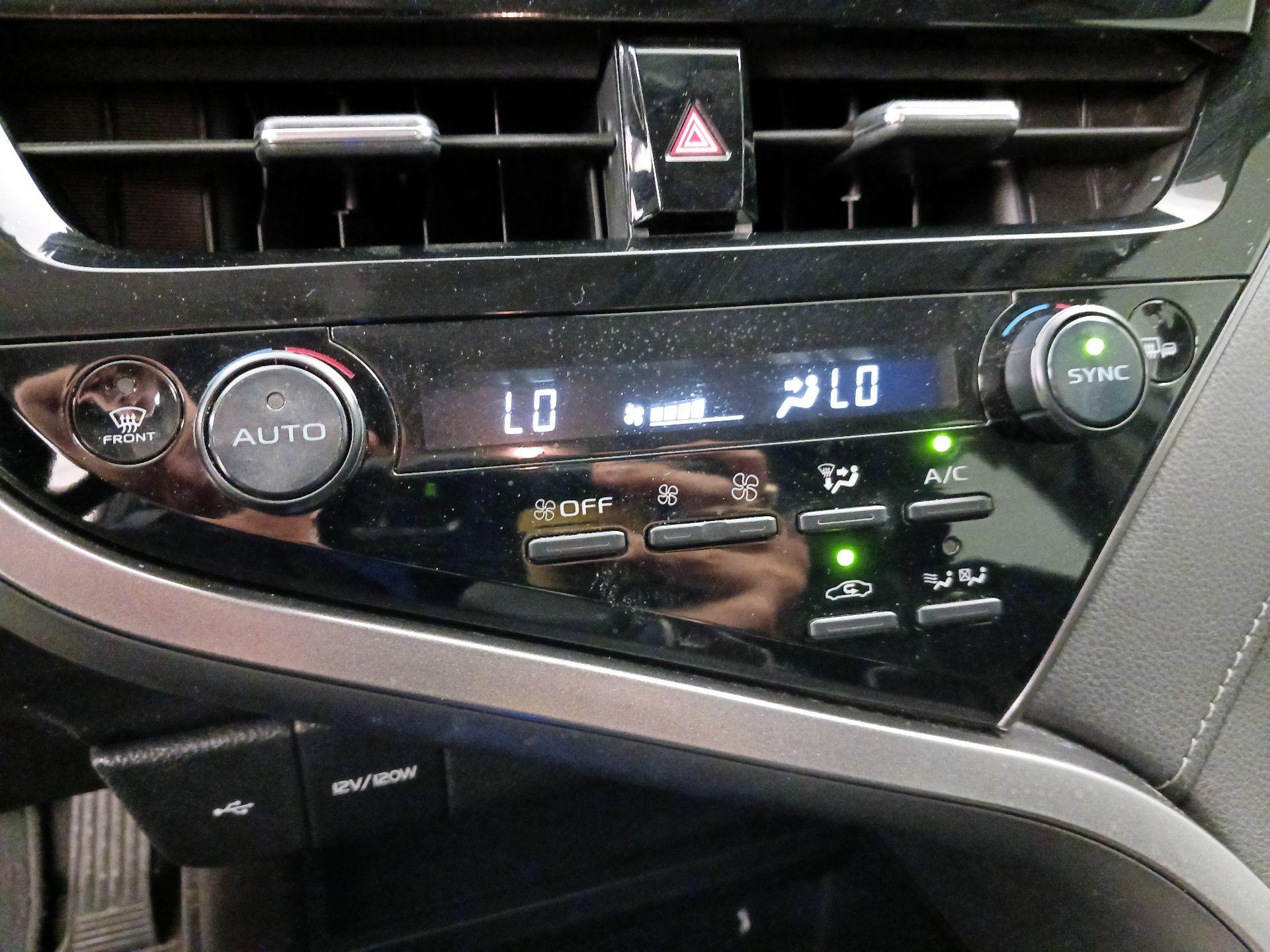 Thumbnail: 2022 Toyota Camry - 17