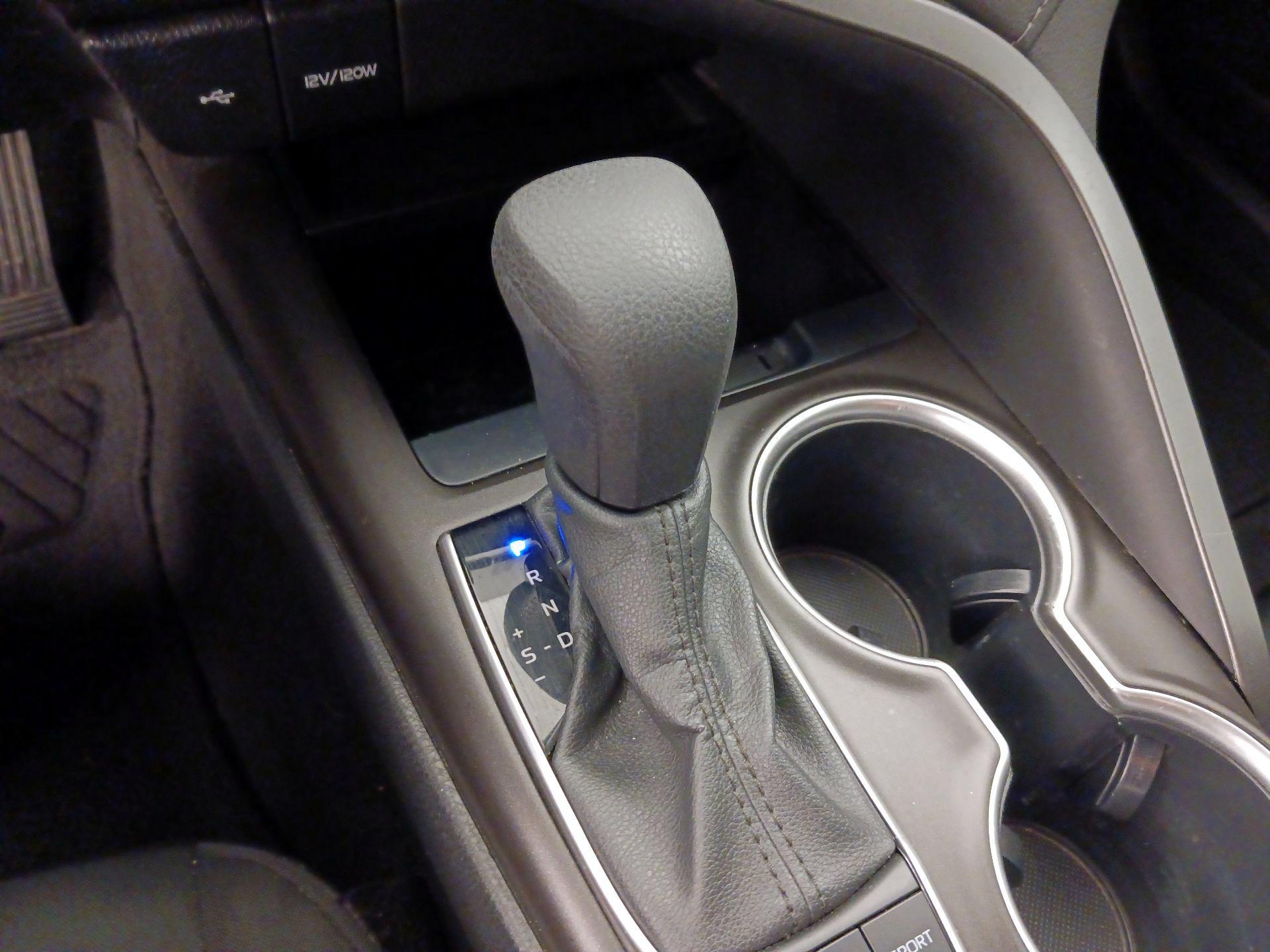 Thumbnail: 2022 Toyota Camry - 18