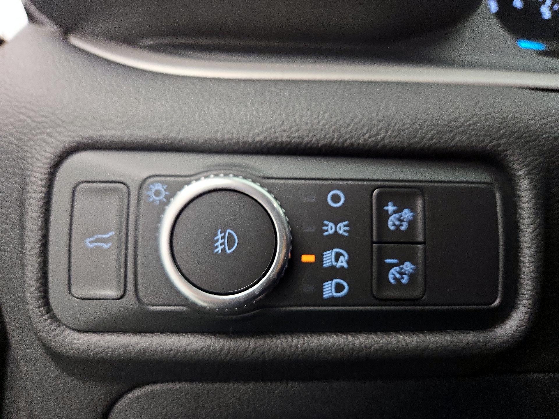 Thumbnail: 2022 Ford Explorer - 13