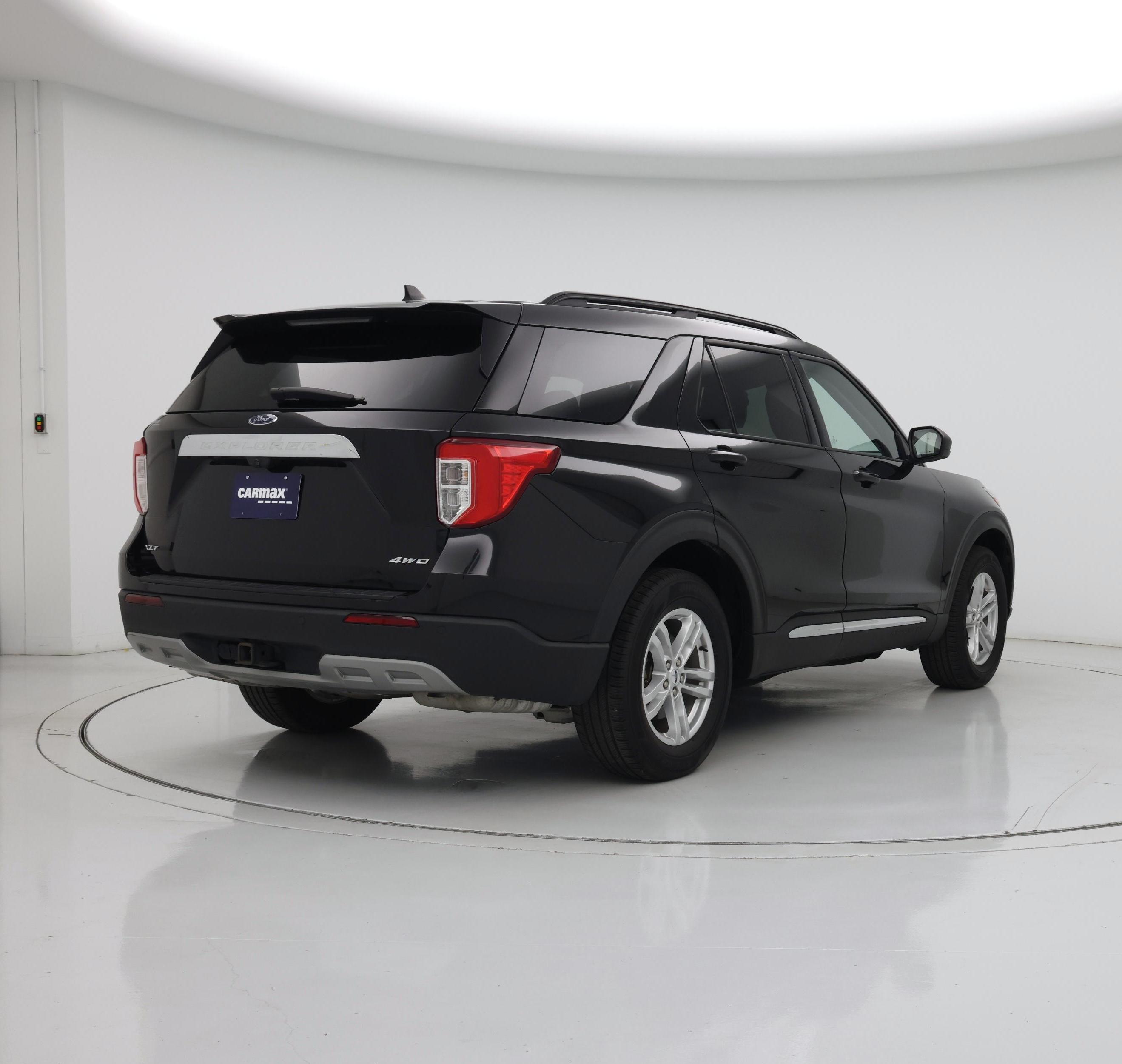 Thumbnail: 2022 Ford Explorer - 8