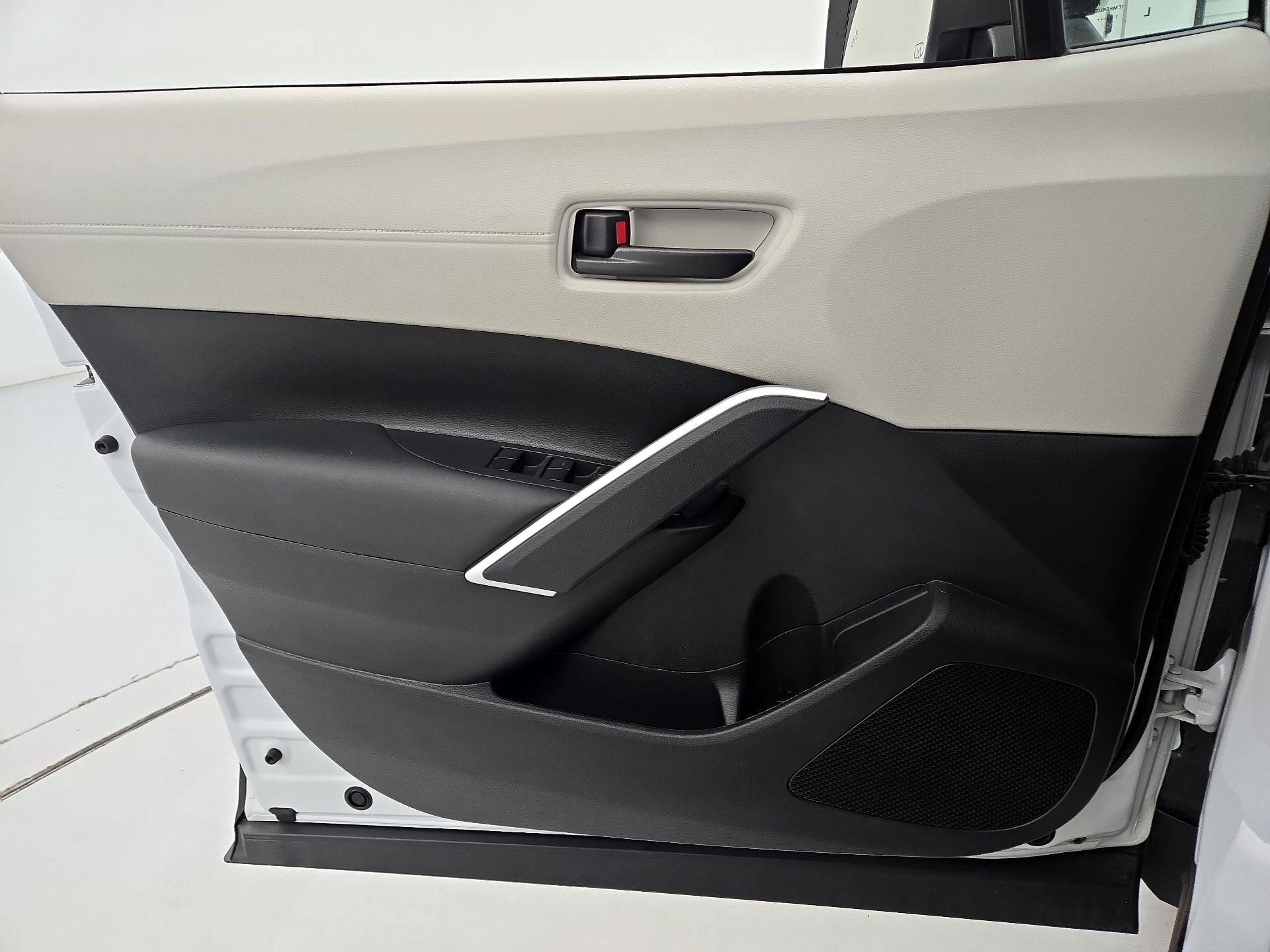 Thumbnail: 2023 Toyota Corolla Cross - 12