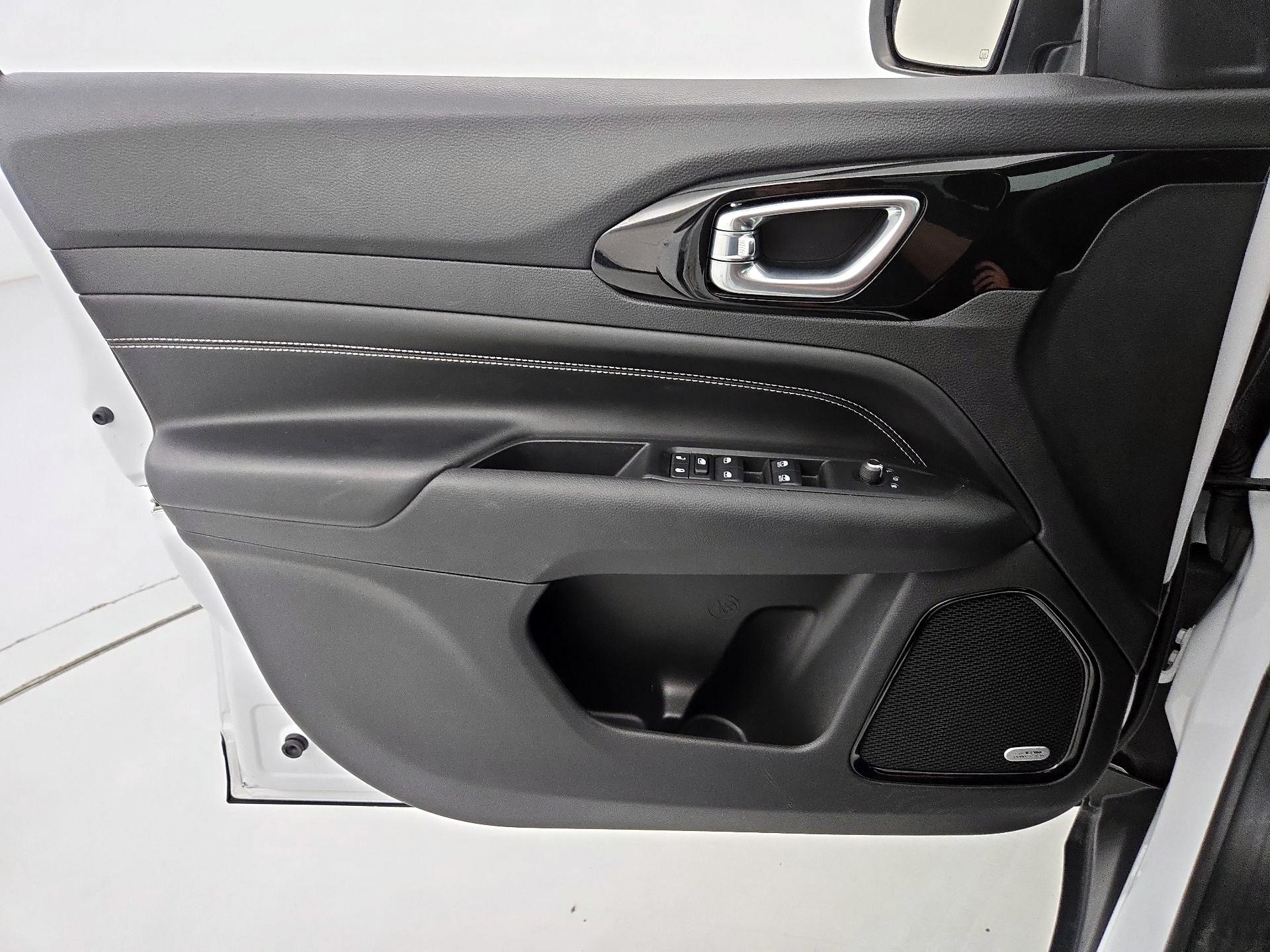 Thumbnail: 2022 Jeep Compass - 12