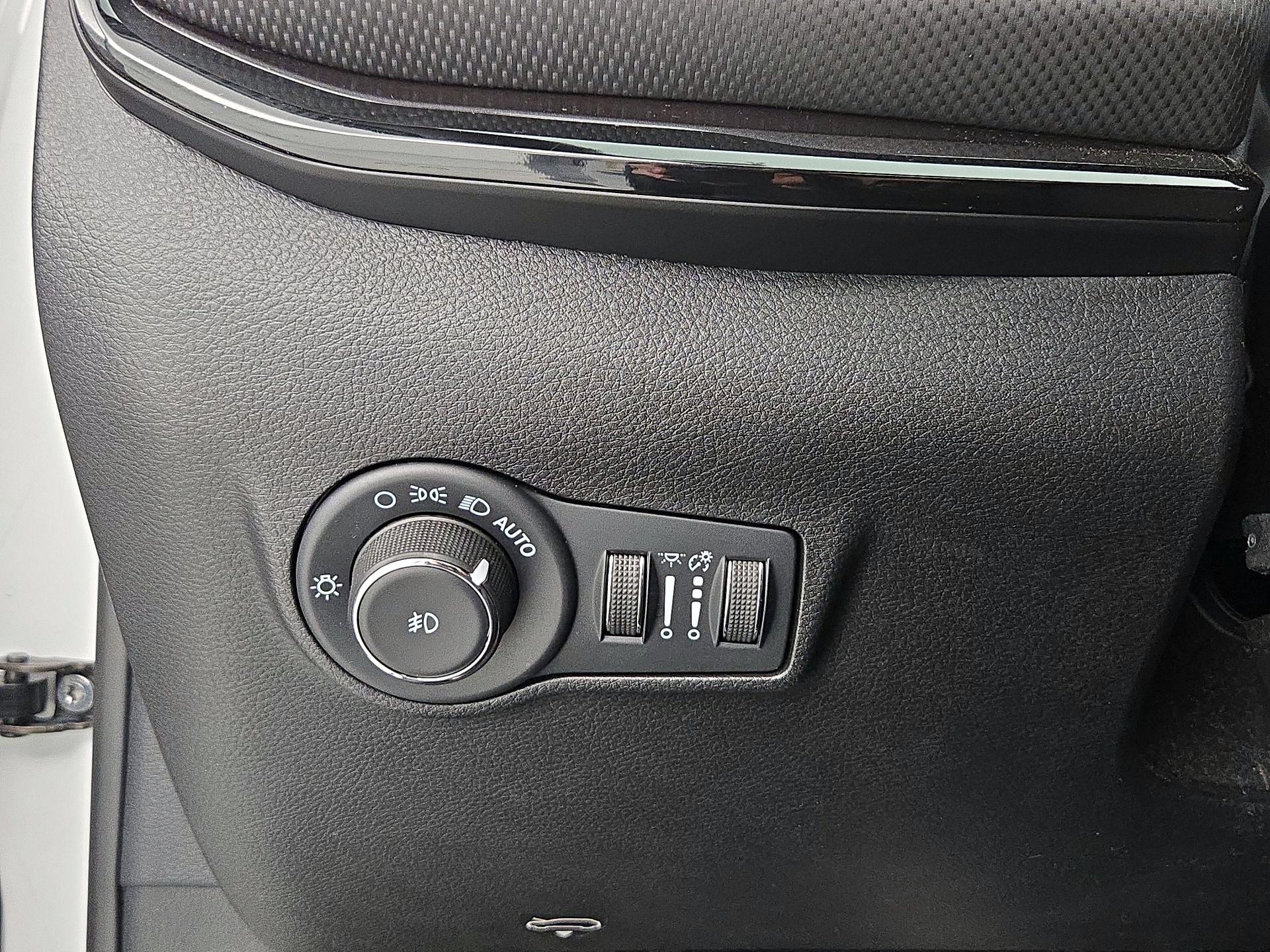 Thumbnail: 2022 Jeep Compass - 13